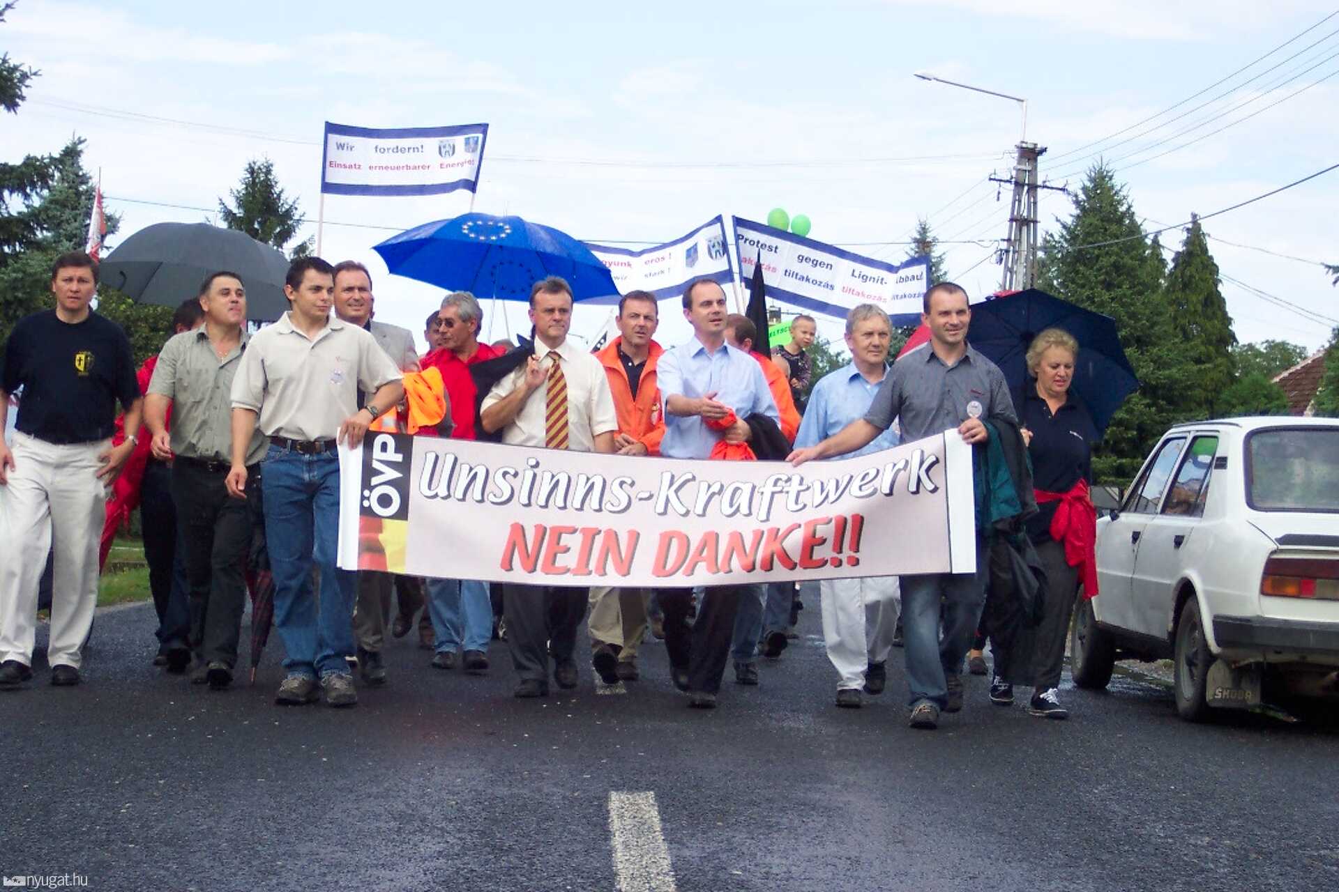 Tüntetés a lignitbánya ellen 2003-ban