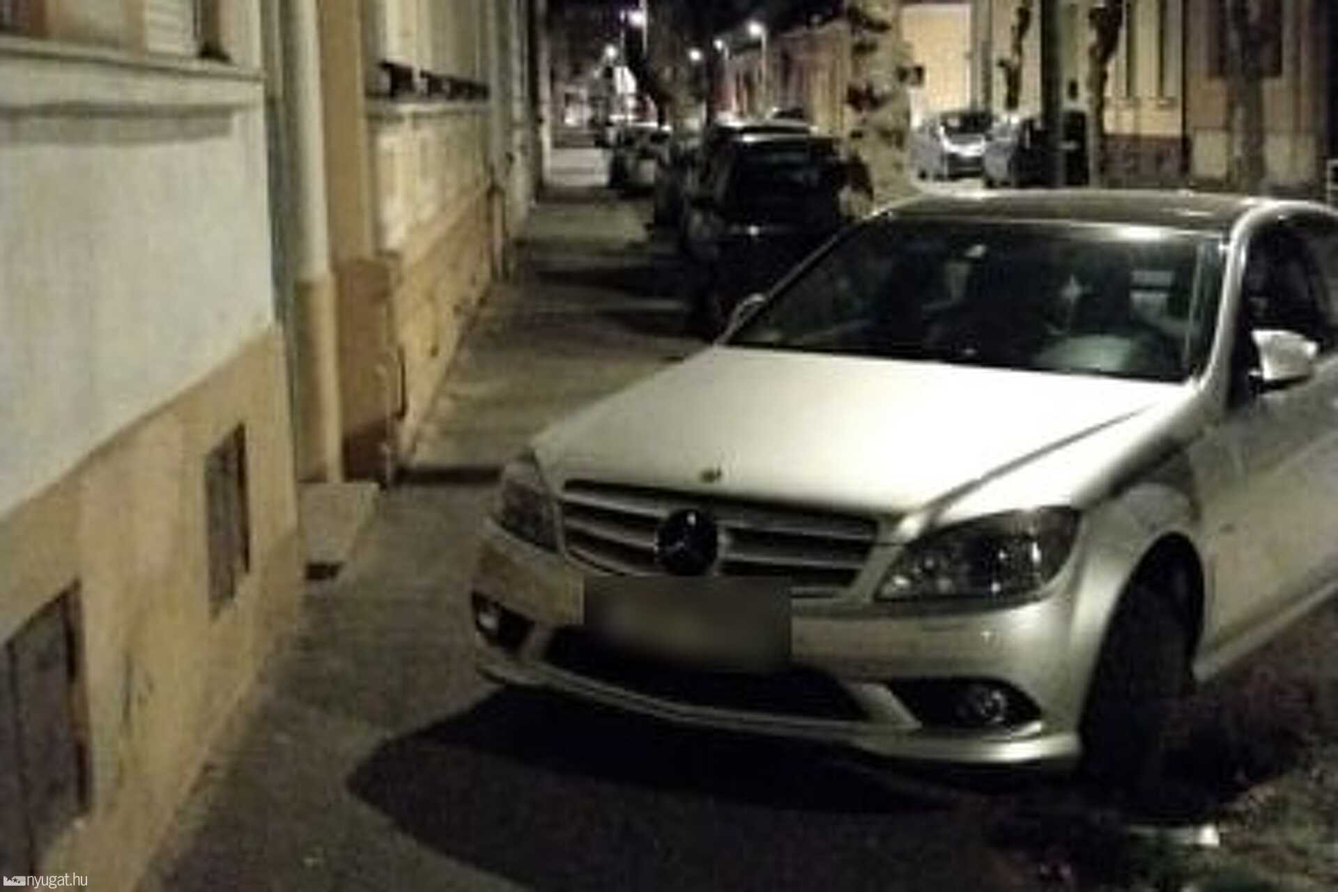 Szabálytalan és kreatív parkolások Szombathelyen: járdatorlaszolók akcióban