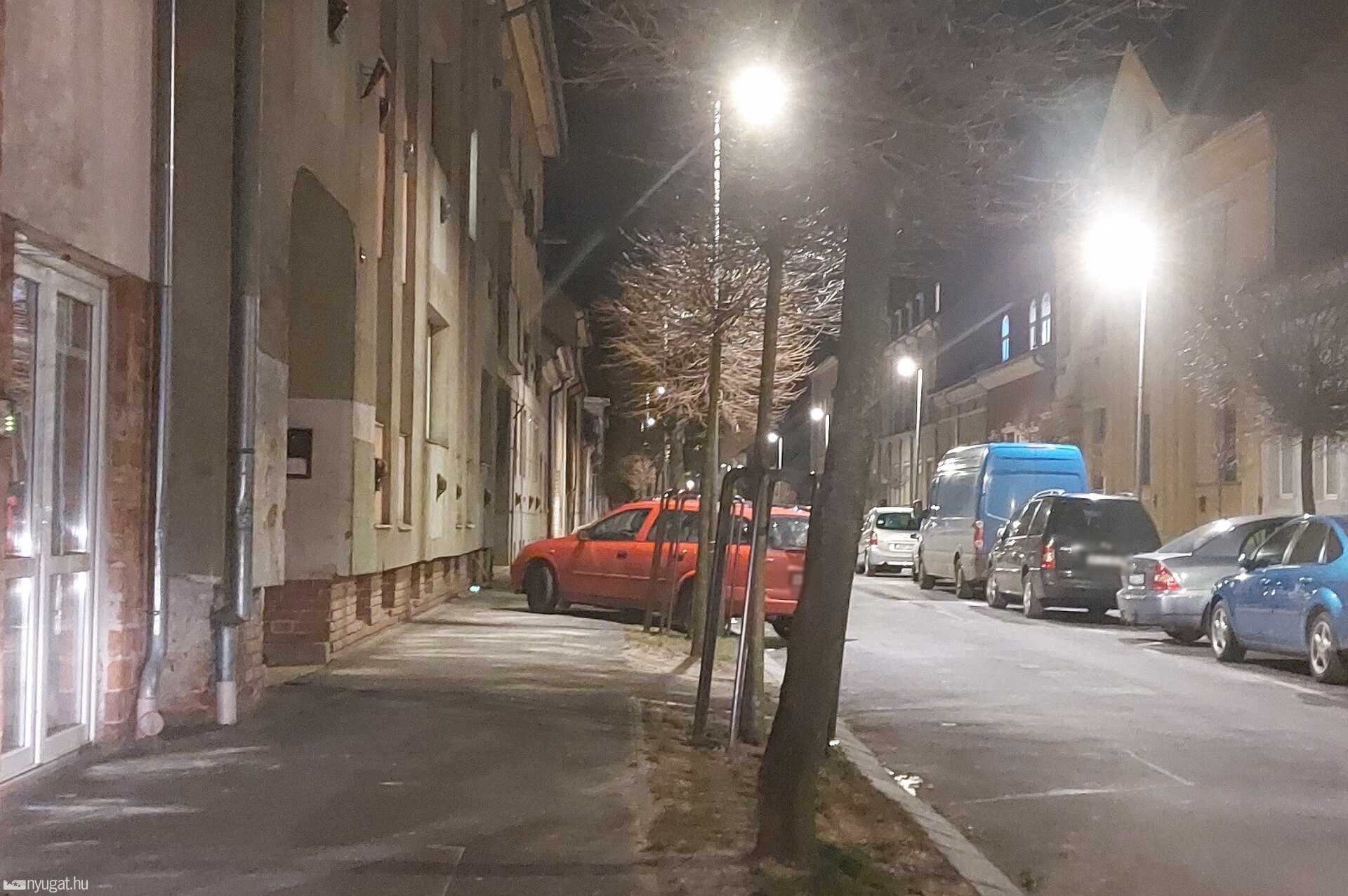 Szabálytalan és kreatív parkolások Szombathelyen: járdatorlaszolók akcióban
