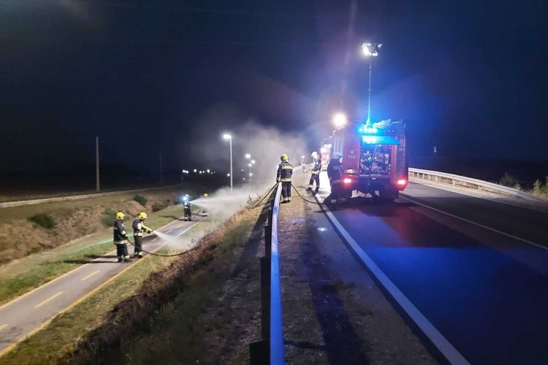 Töltésoldalon égett a száraz fű Répcelak és Nick között