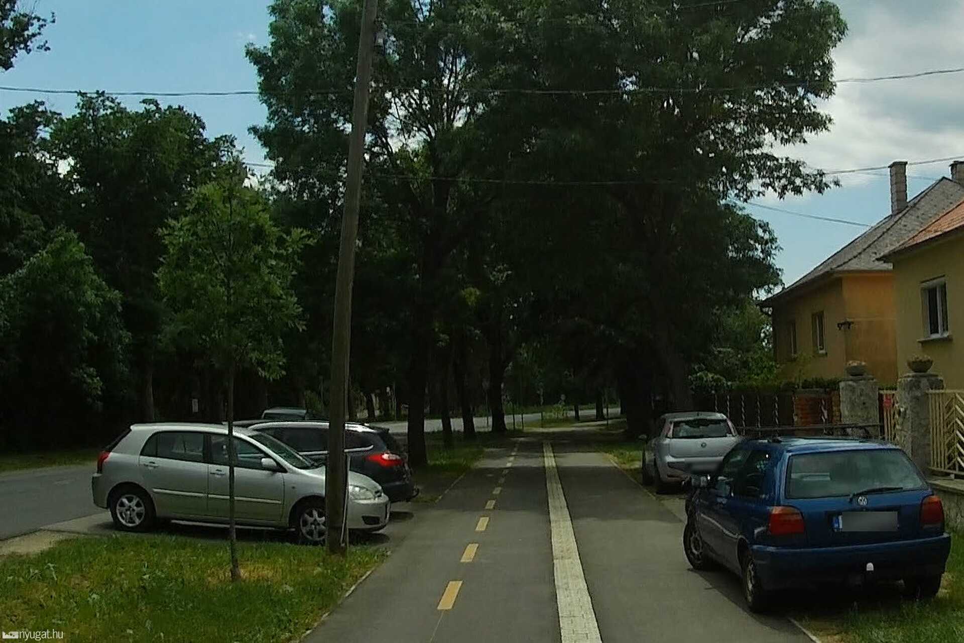Szabálytalan és kreatív parkolások Szombathelyen: mit nekünk aszály, gyilkoljuk csak a füvet