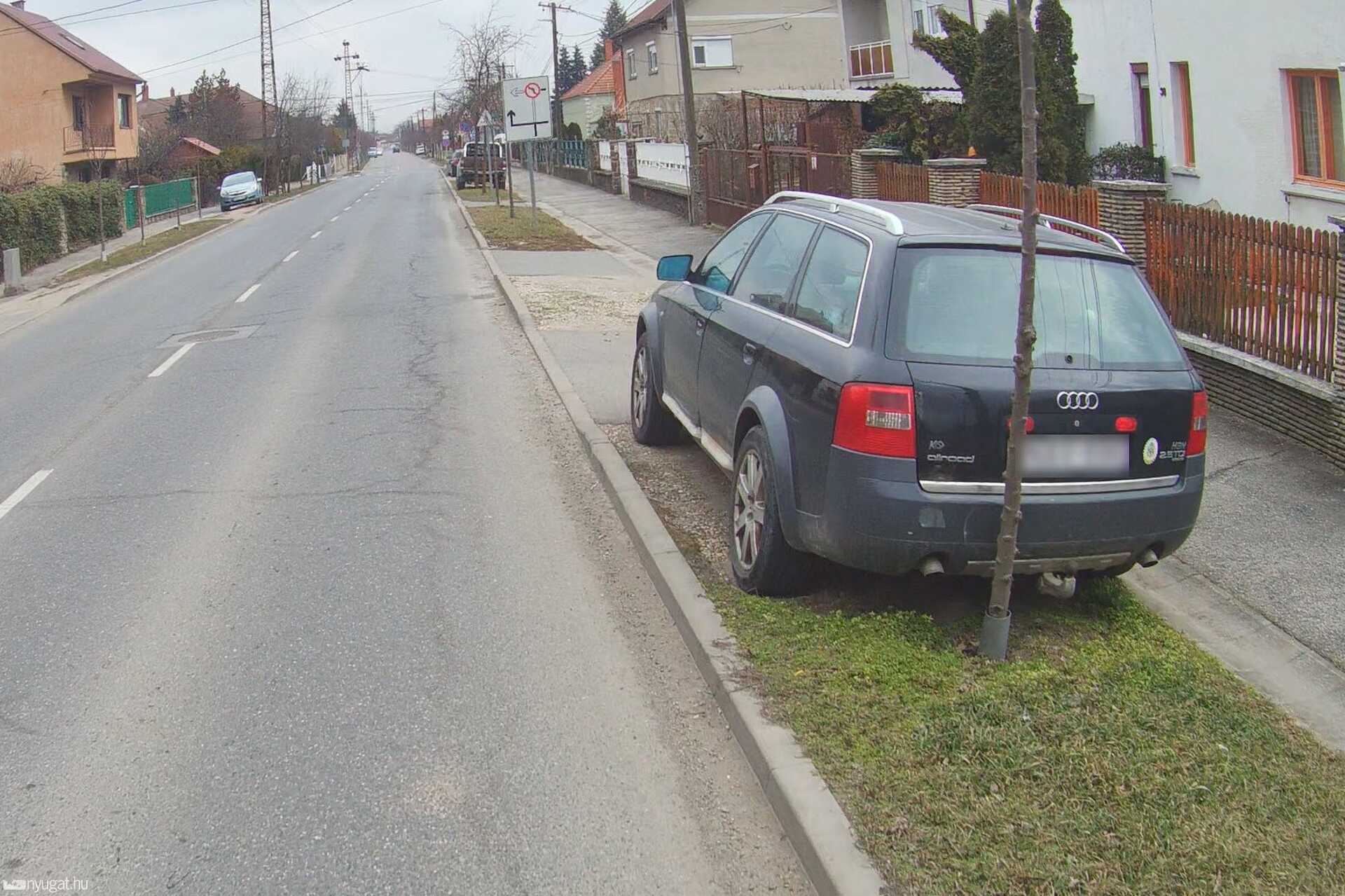 Szabálytalan és kreatív parkolások Szombathelyen: mit nekünk aszály, gyilkoljuk csak a füvet