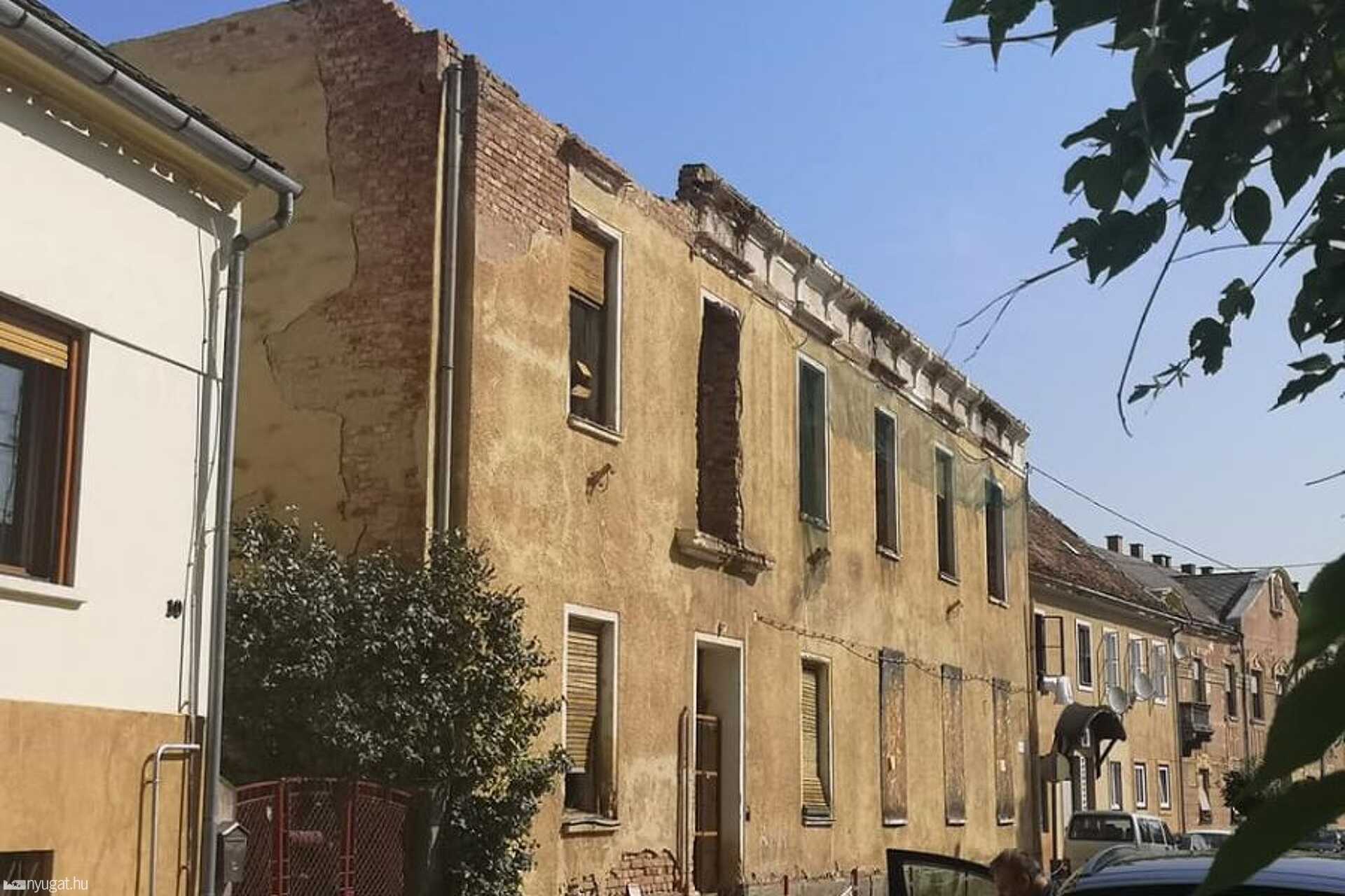 Bontják a szentgotthárdi szellemhotelt