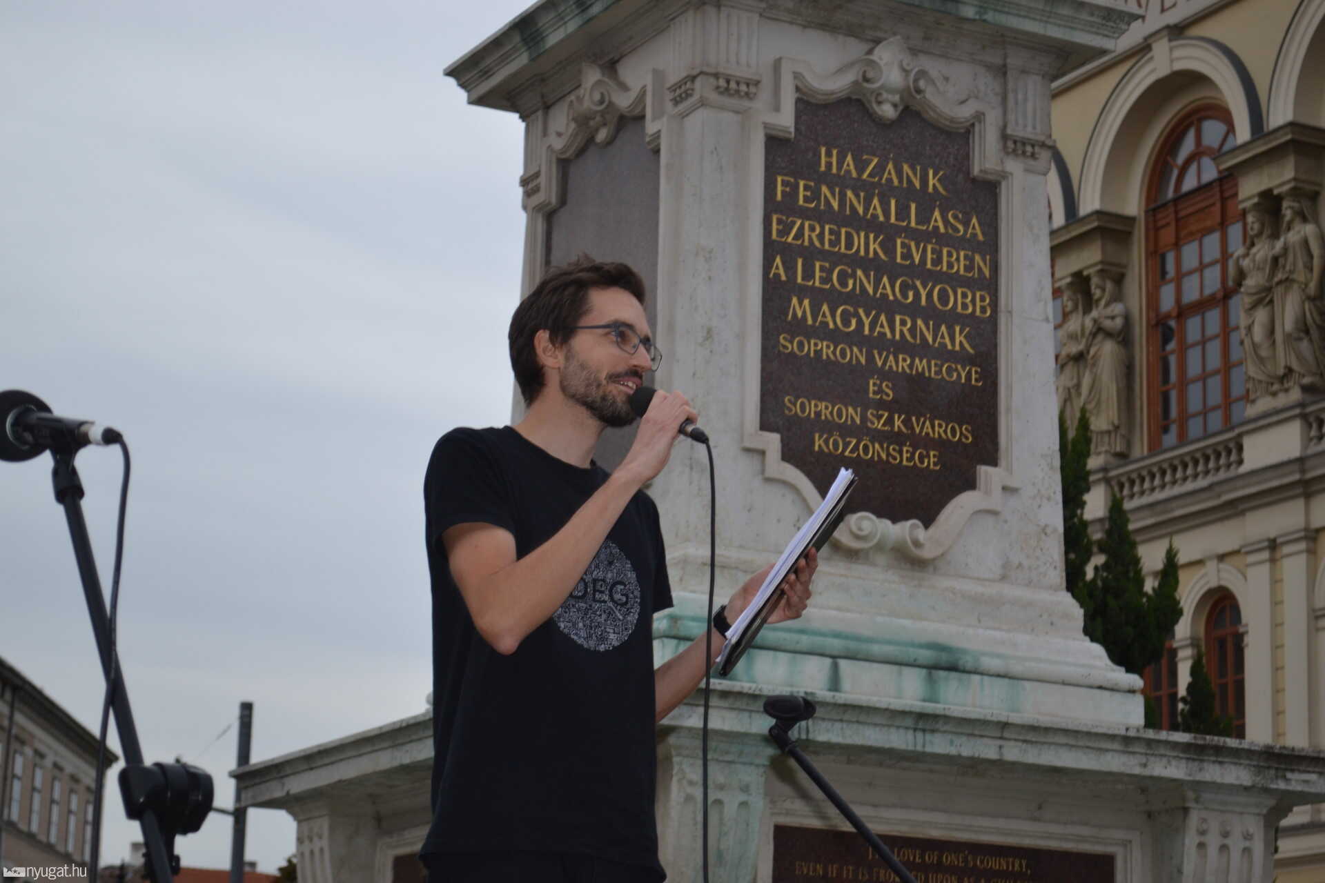 Locsmándi Dániel a fiatal pedagógusok aggodalmait is megfogalmazta.