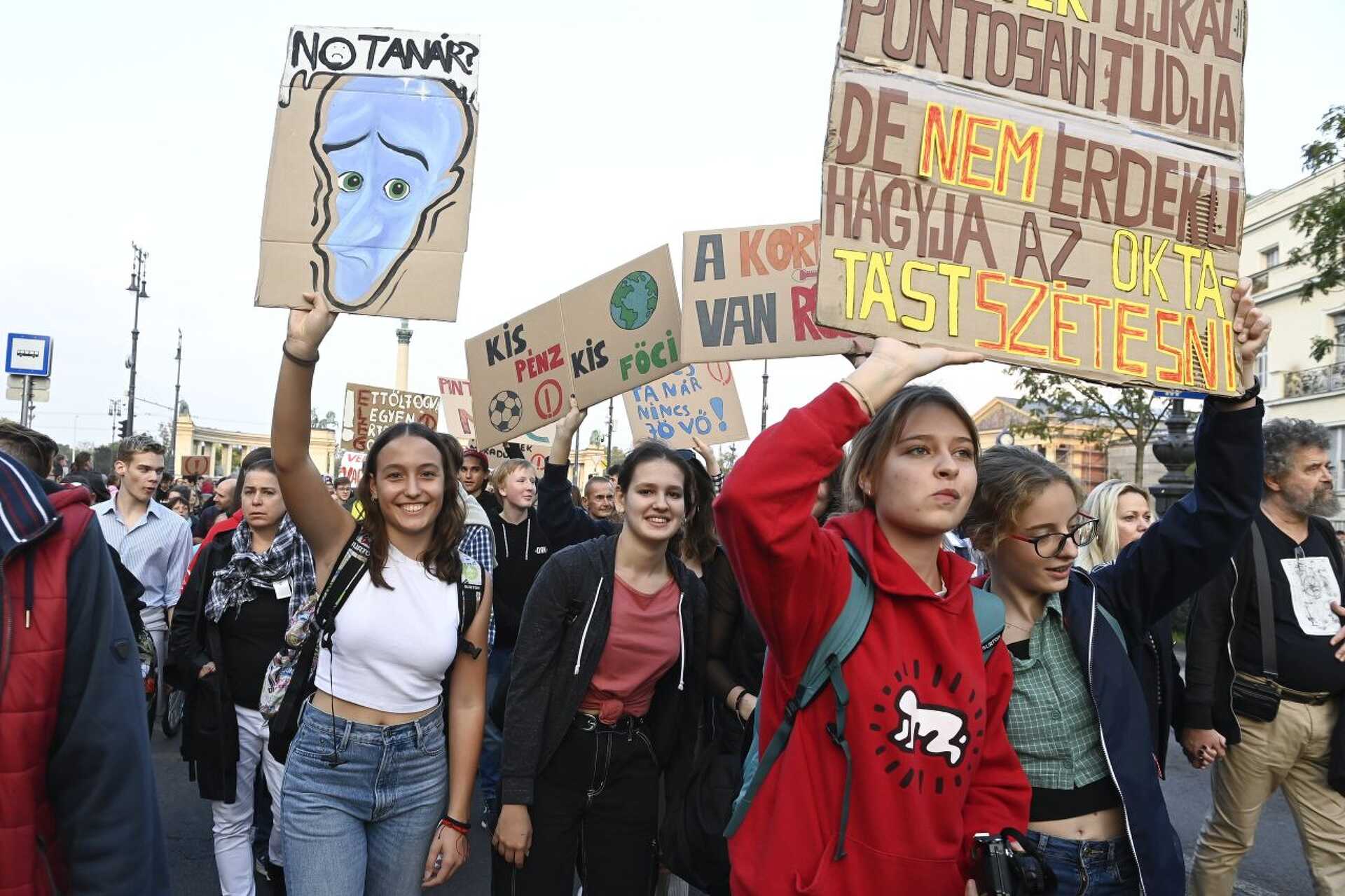 A Diákok a tanárokért demonstrációja Budapesten