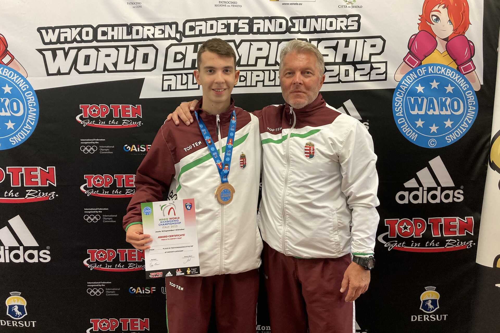 Bedi Miklós és Mayer Gábor az utánpótlás Kick-box Világbajnokságon