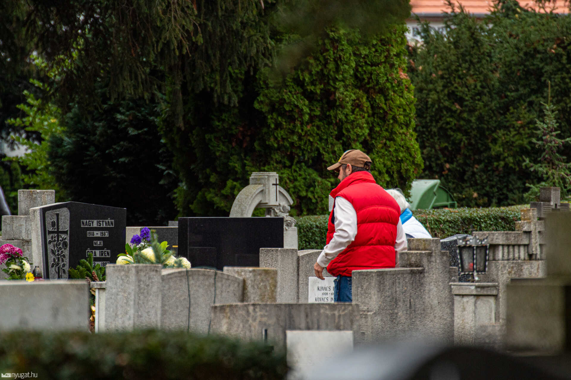 A Jáki úti temető és környéke mindenszentek napján