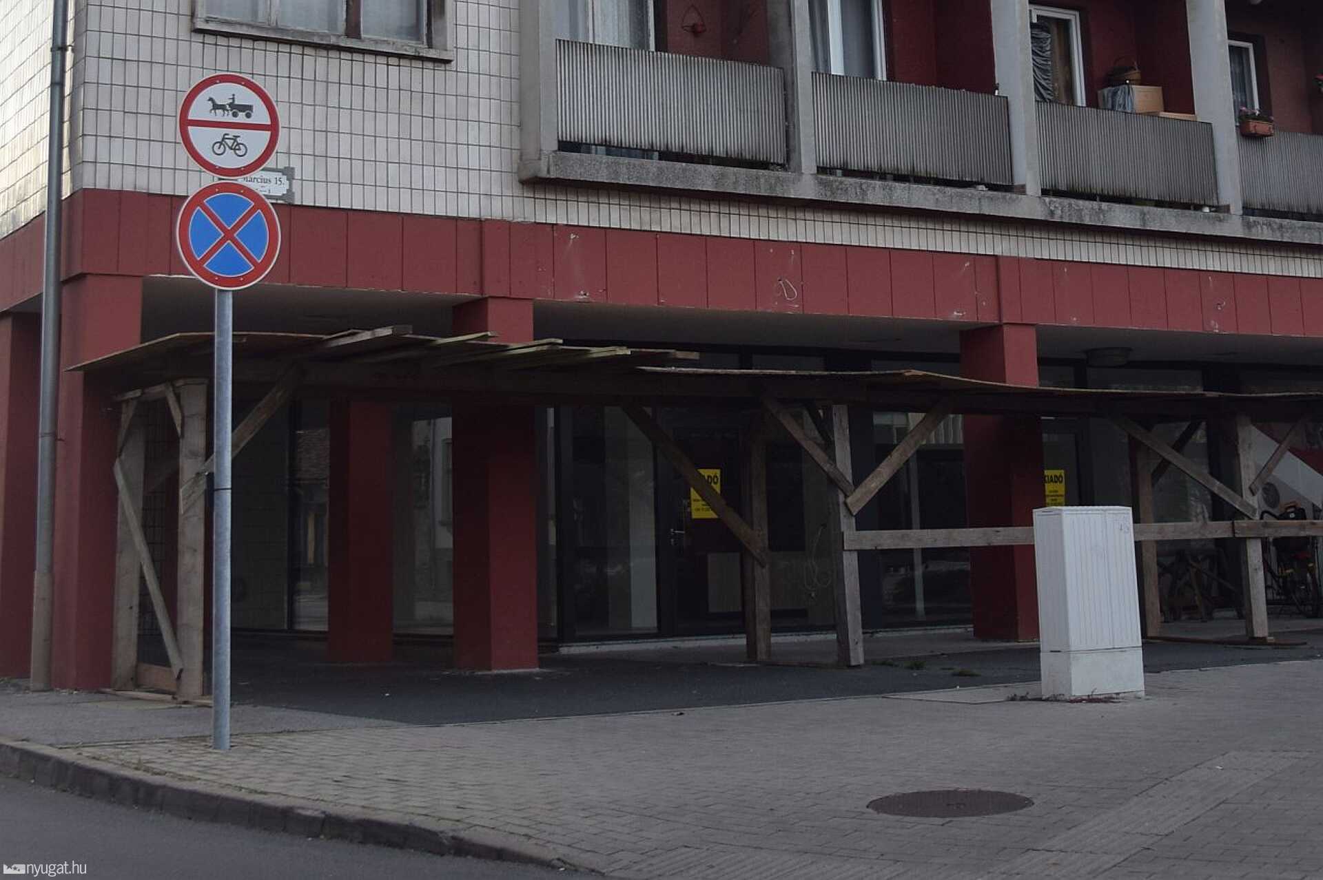 Március 15. tér