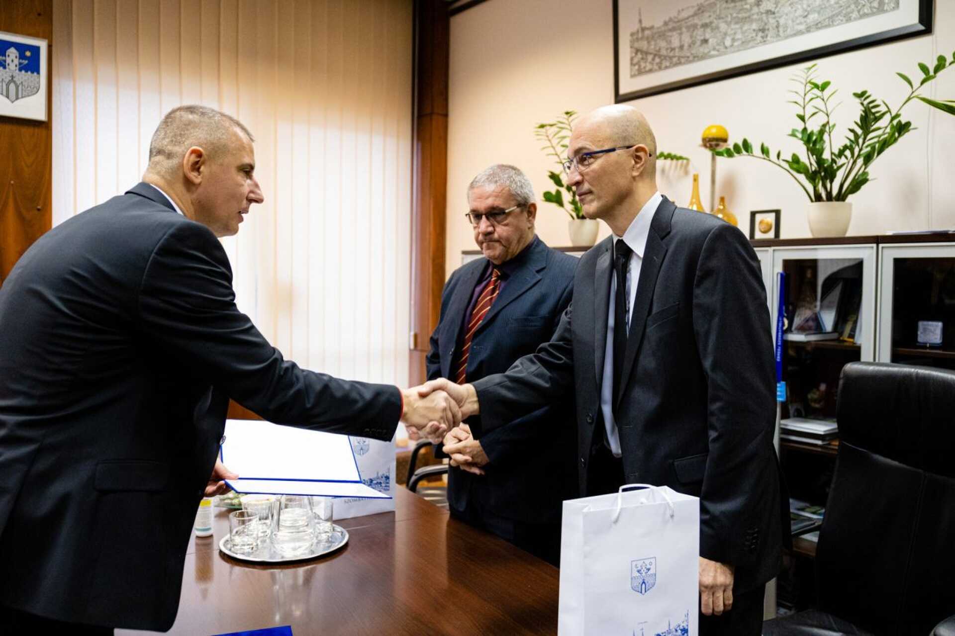 Betörőt fogtak az adventi vásárban
