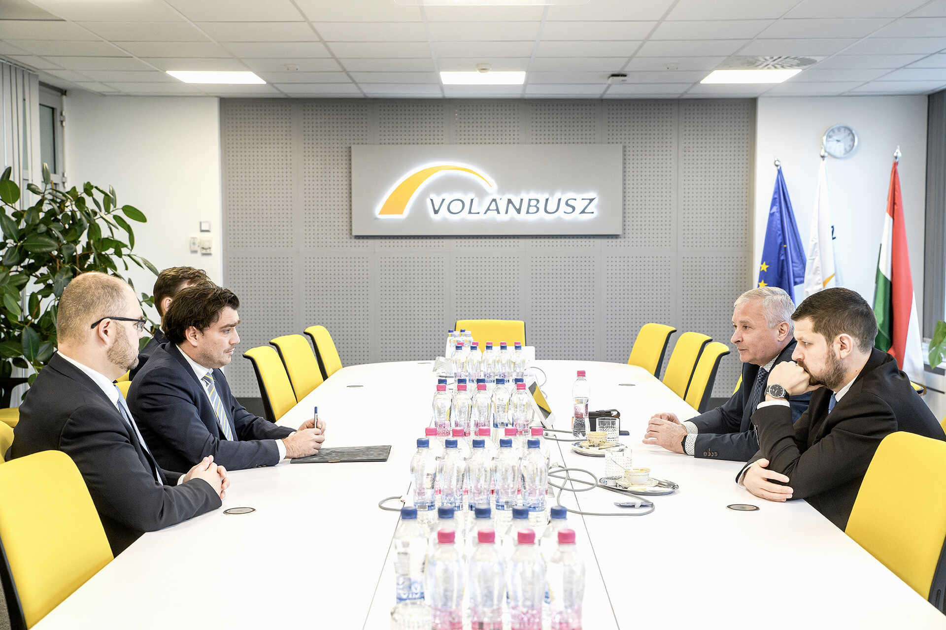 Megállapodott a Volánbusz és a Szolidaritás Autóbusz-közlekedési Szakszervezet (SZAKSZ)