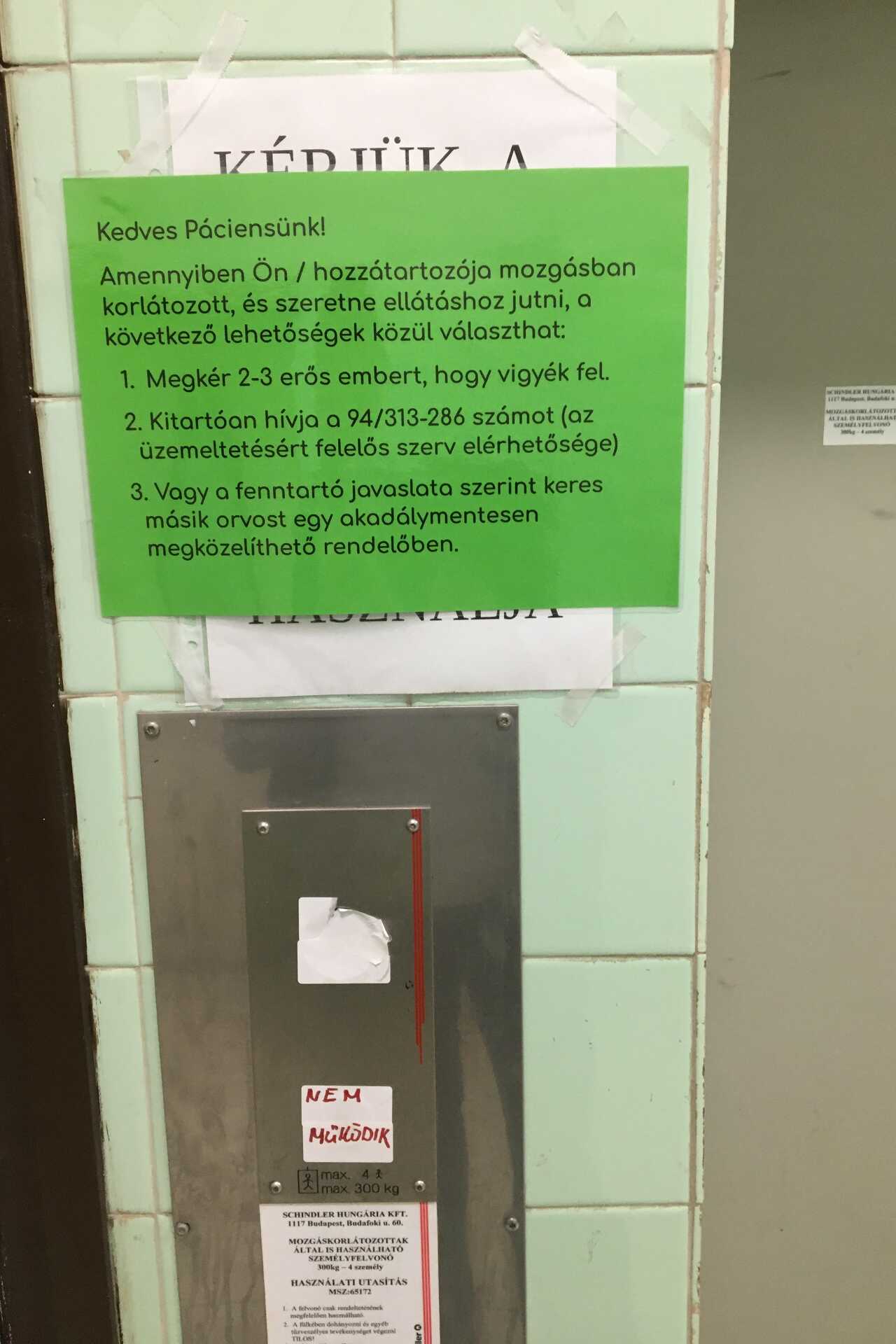 Váci Mihály utcai orvosi rendelő liftje