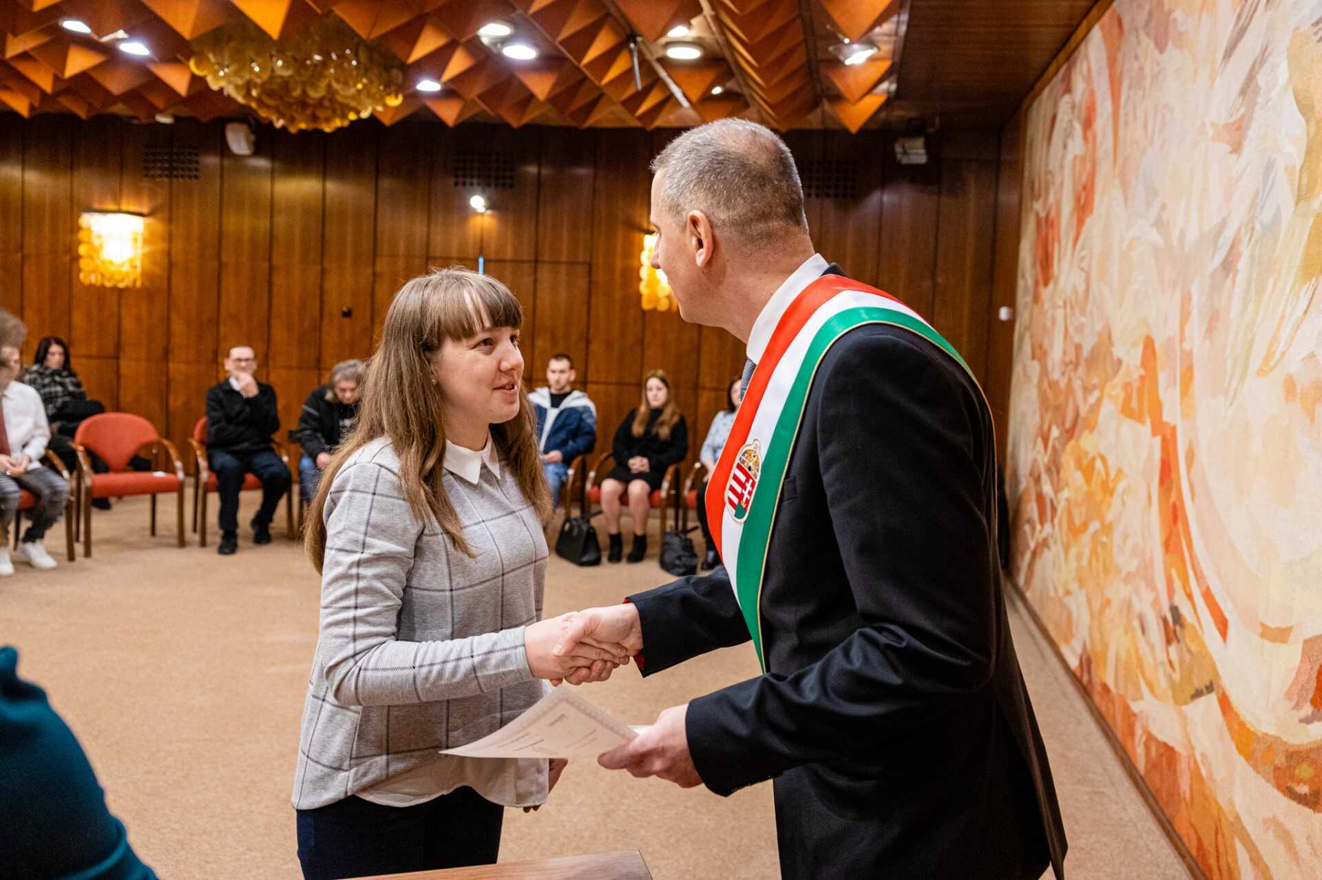 Tíz új magyar állampolgára lett Szombathelynek