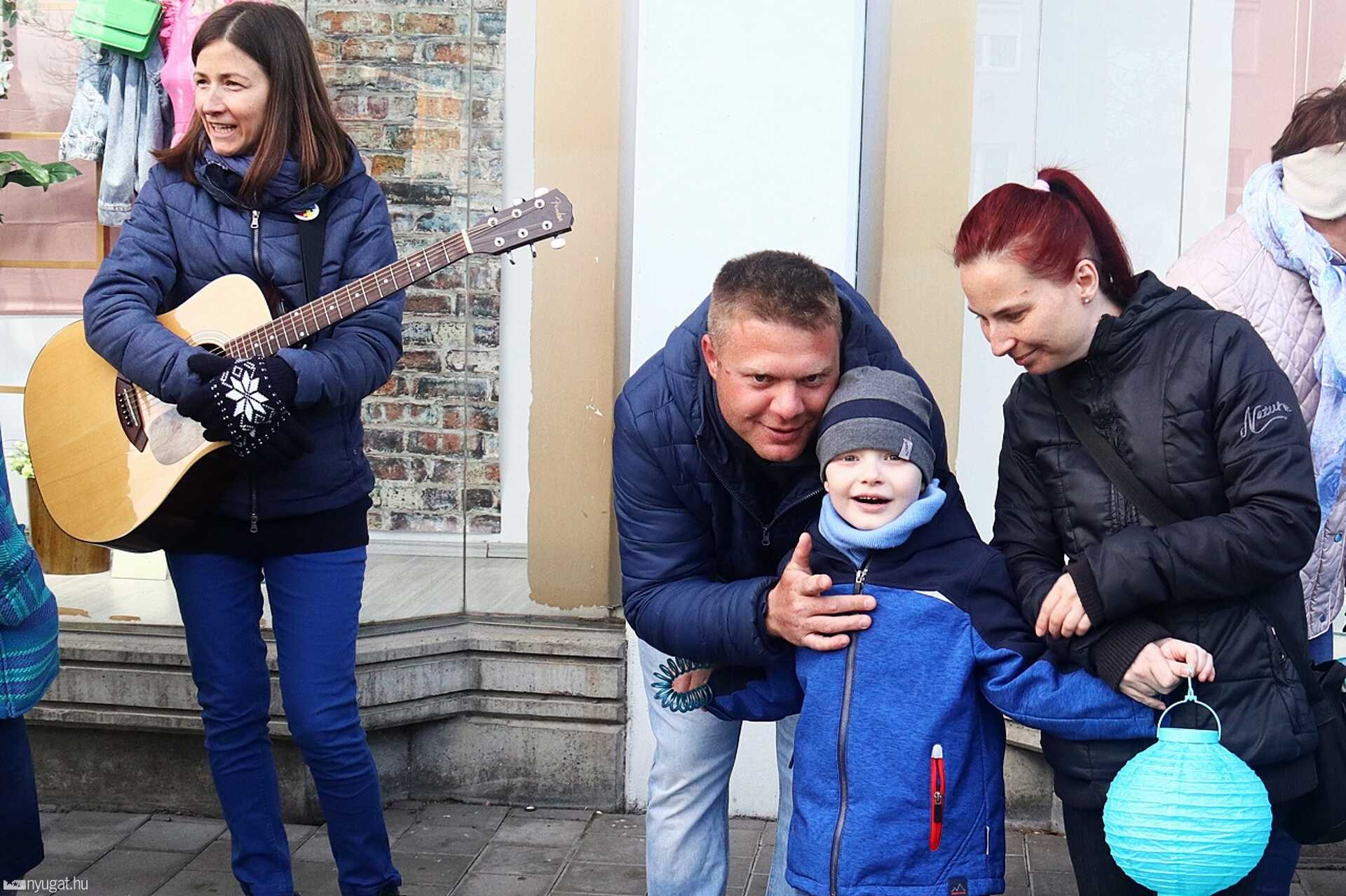 Kék séta az autizmus világnapján 