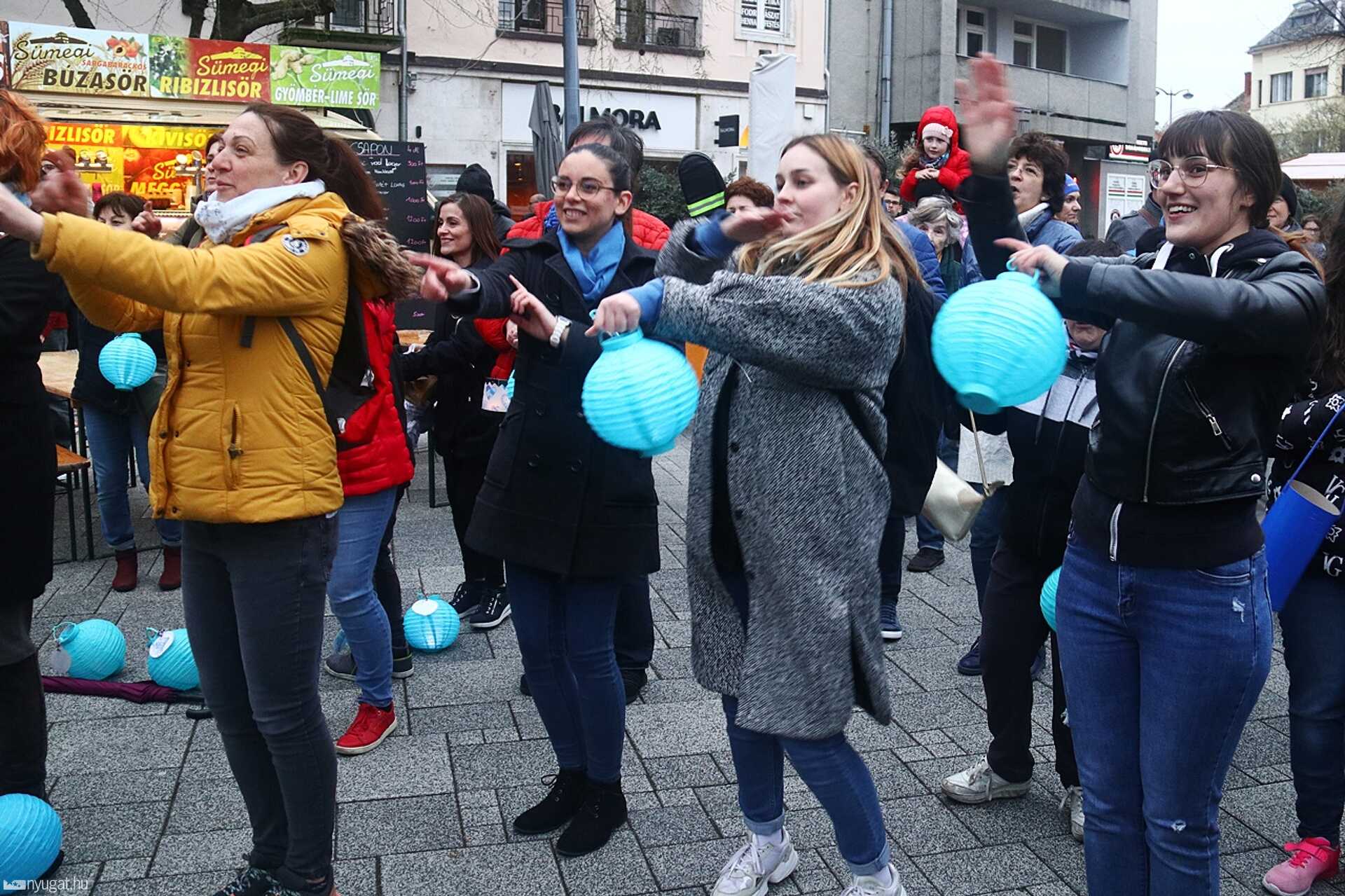 Kék séta az autizmus világnapján  