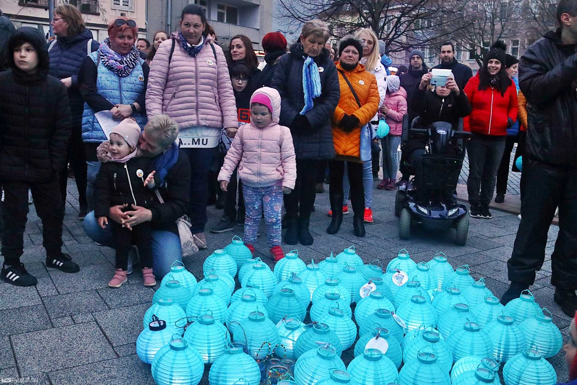 Kék séta az autizmus világnapján   