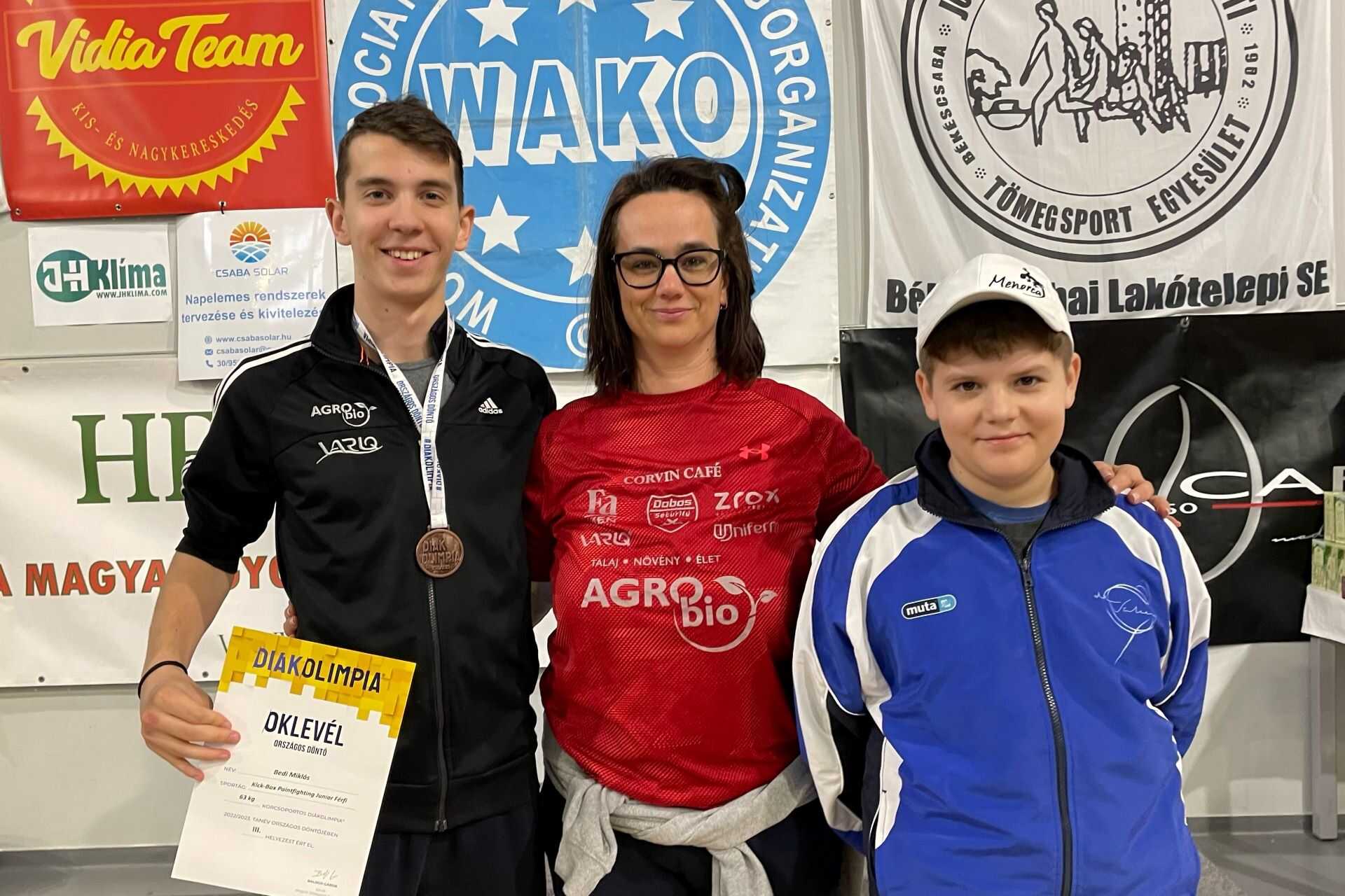 Bedi Miklós, Kelemen Klementina Renáta és Verko Djordjevic a békéscsabai Diákolimpián