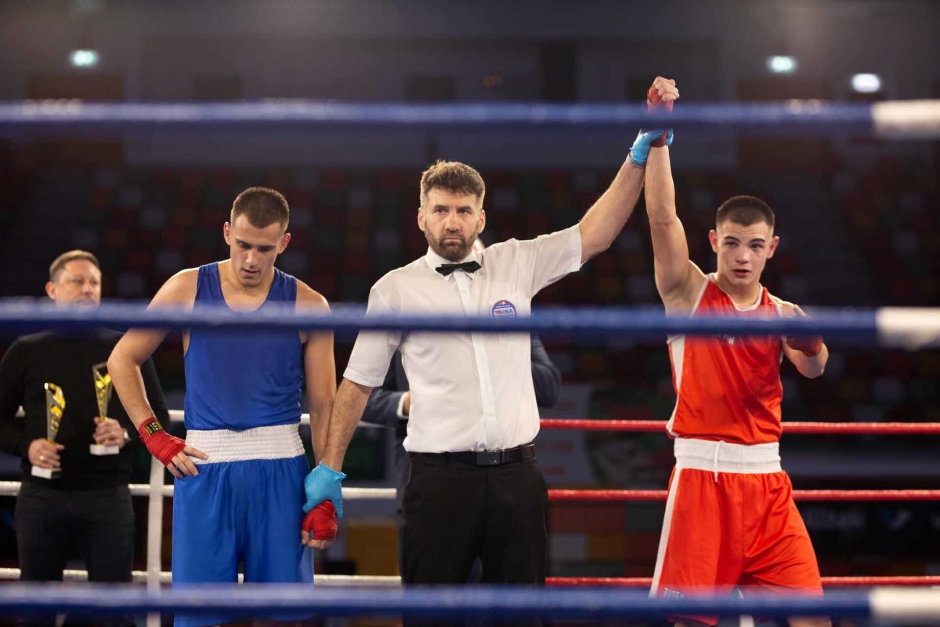 Fitt-Box Ökölvívó Egyesület versenyzője meccs közben