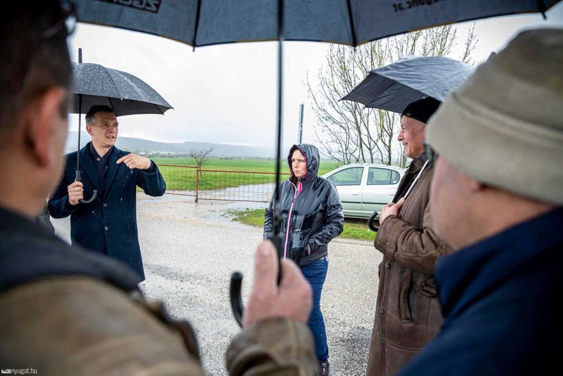 A rongálások károsultjai közül is voltak ott a találkozón. 