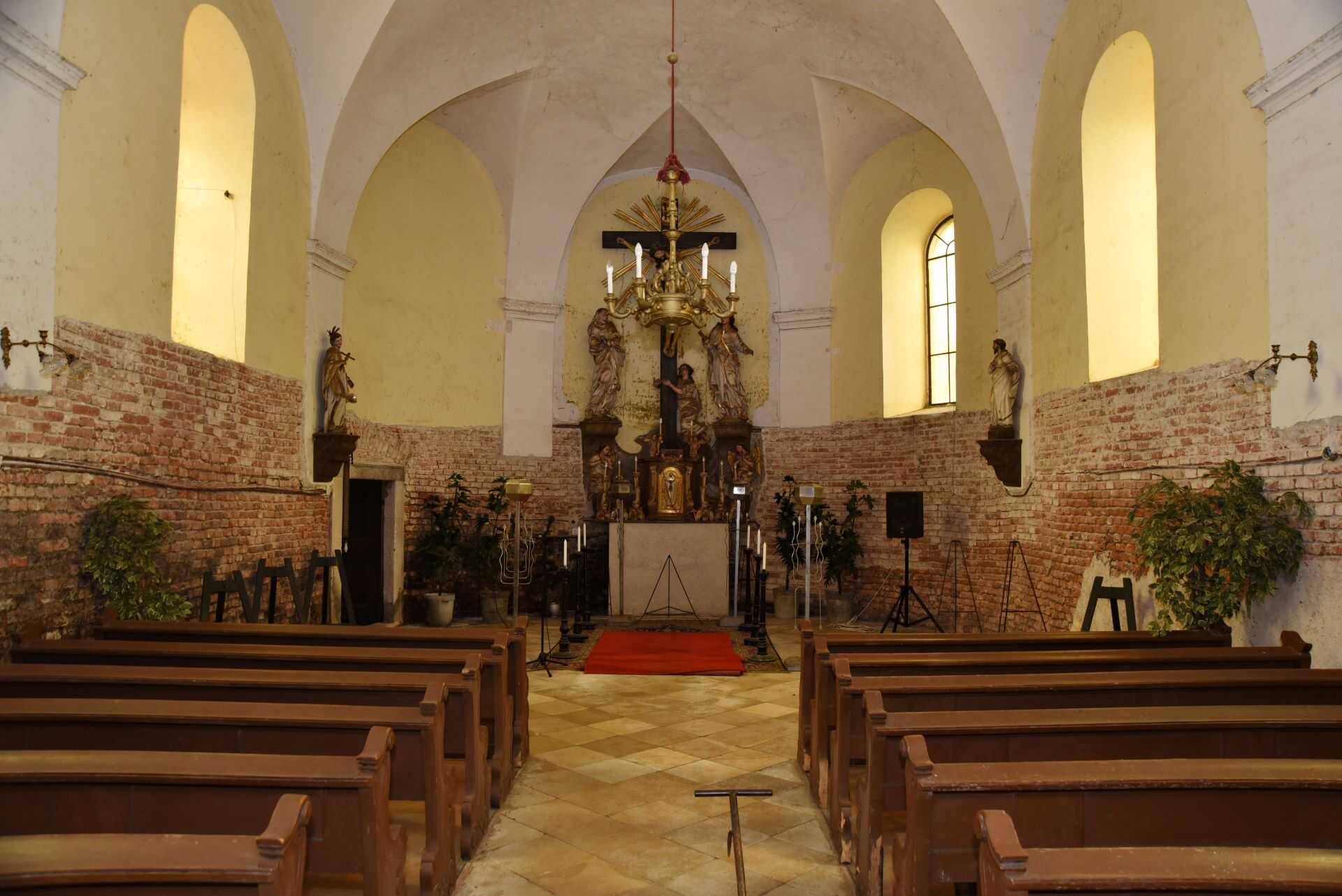 A kőszegi Szent Vér-temetőkápolna belülről