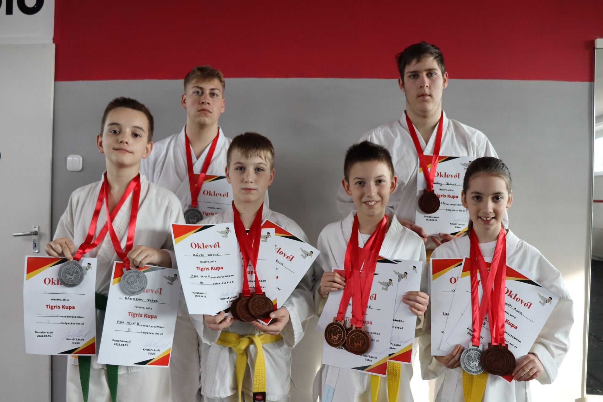 A „Leo” Karate-do Sport Egyesület karatékái a Tigris Kupán