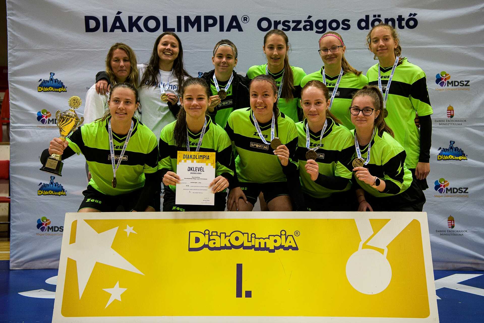 Szombathelyi középiskolás lányok vitték haza az aranyérmet a Labdarúgás Diákolimpiáról