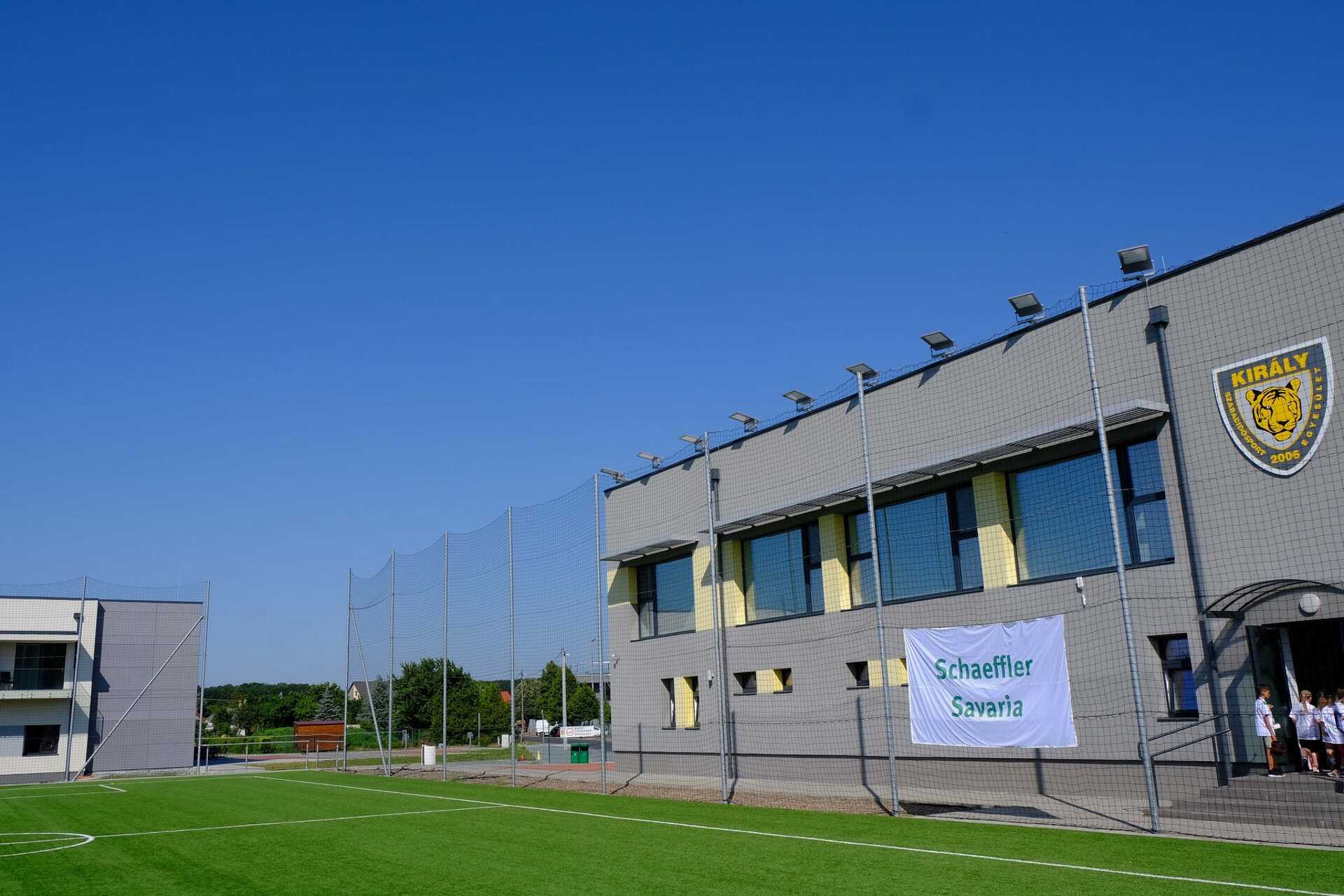 A Schaeffler Savaria nyári tábor helyszíne az igényes és biztonságos Király Sportlétesítmény.
