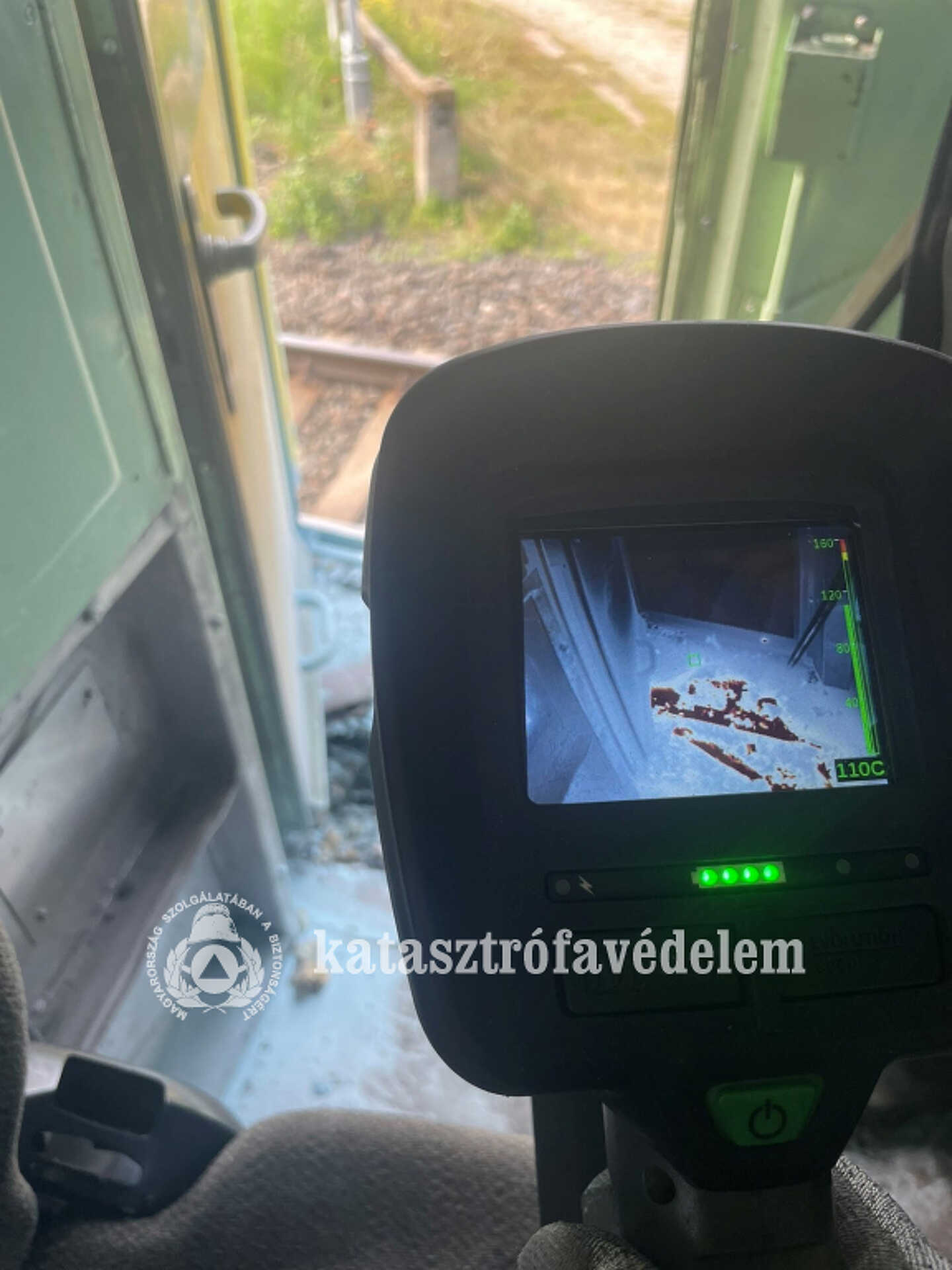 Füstölni kezdett egy mozdony Porpác és Vép között