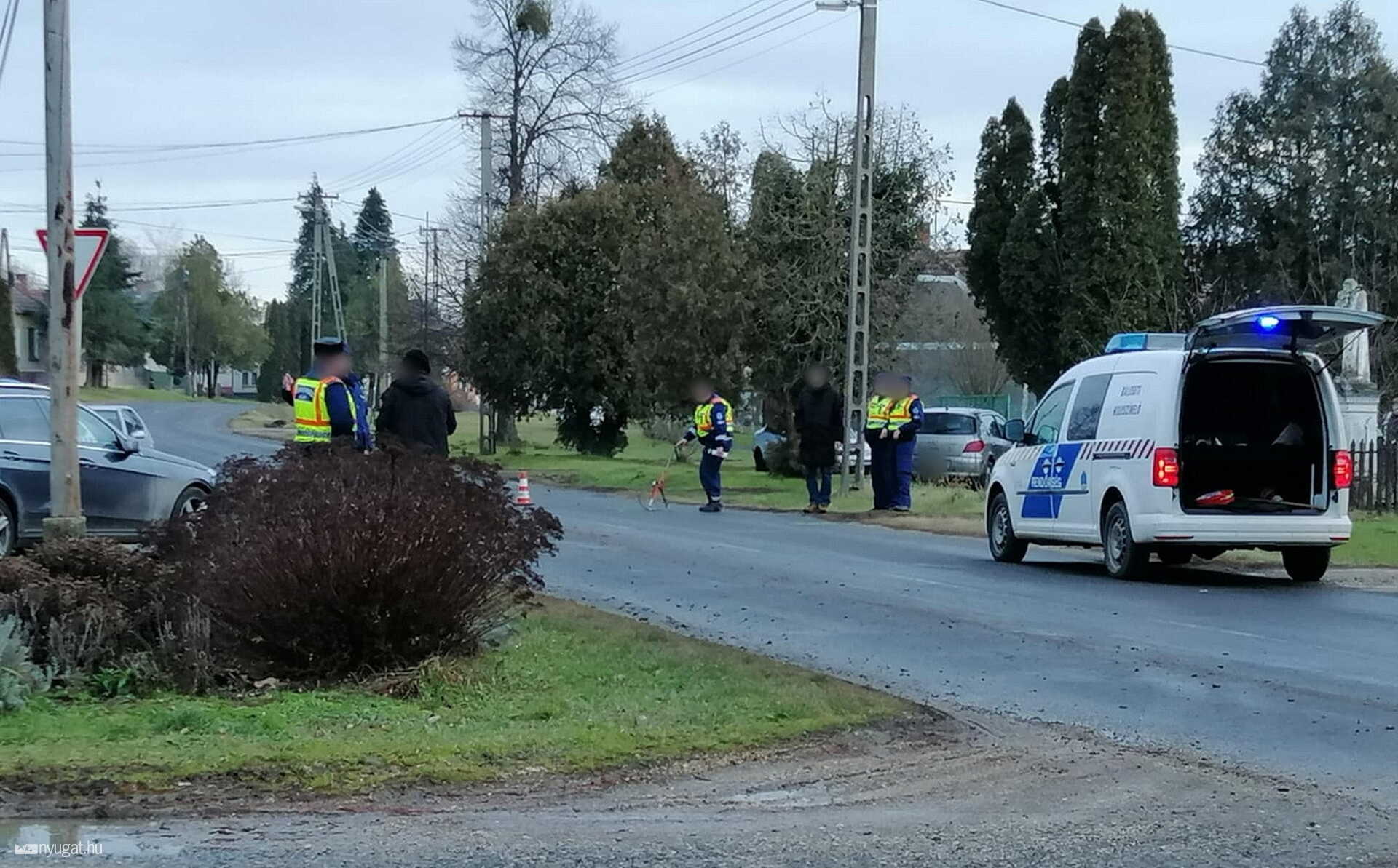 Helyszíni szemle Csipkereken  Fotó: Olvasó
