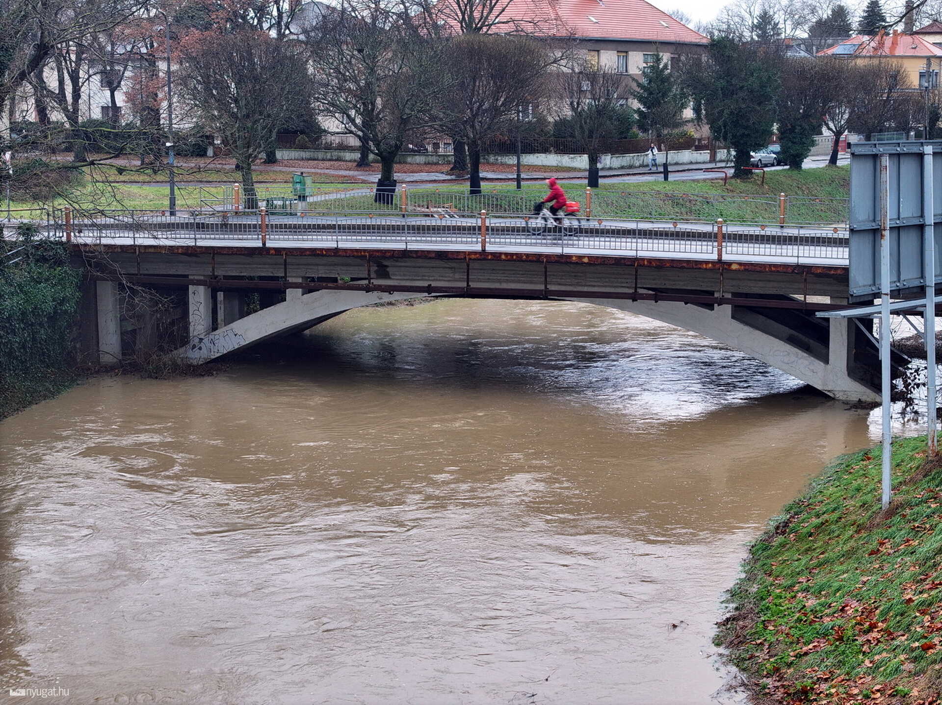 A Perint patak áradása Szombathelyen - Légifotó: Tánczos Mihály