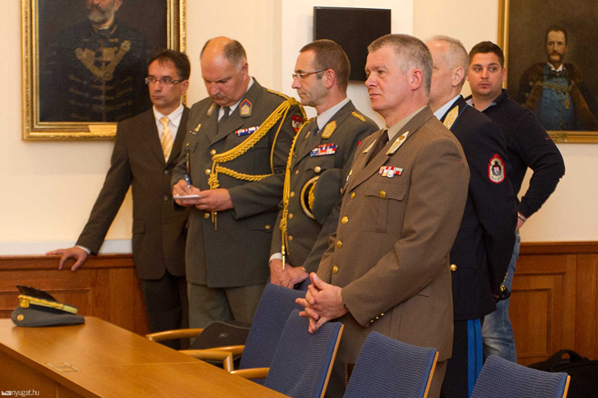 Magyar-osztrák honvédelmi miniszteri találkozó