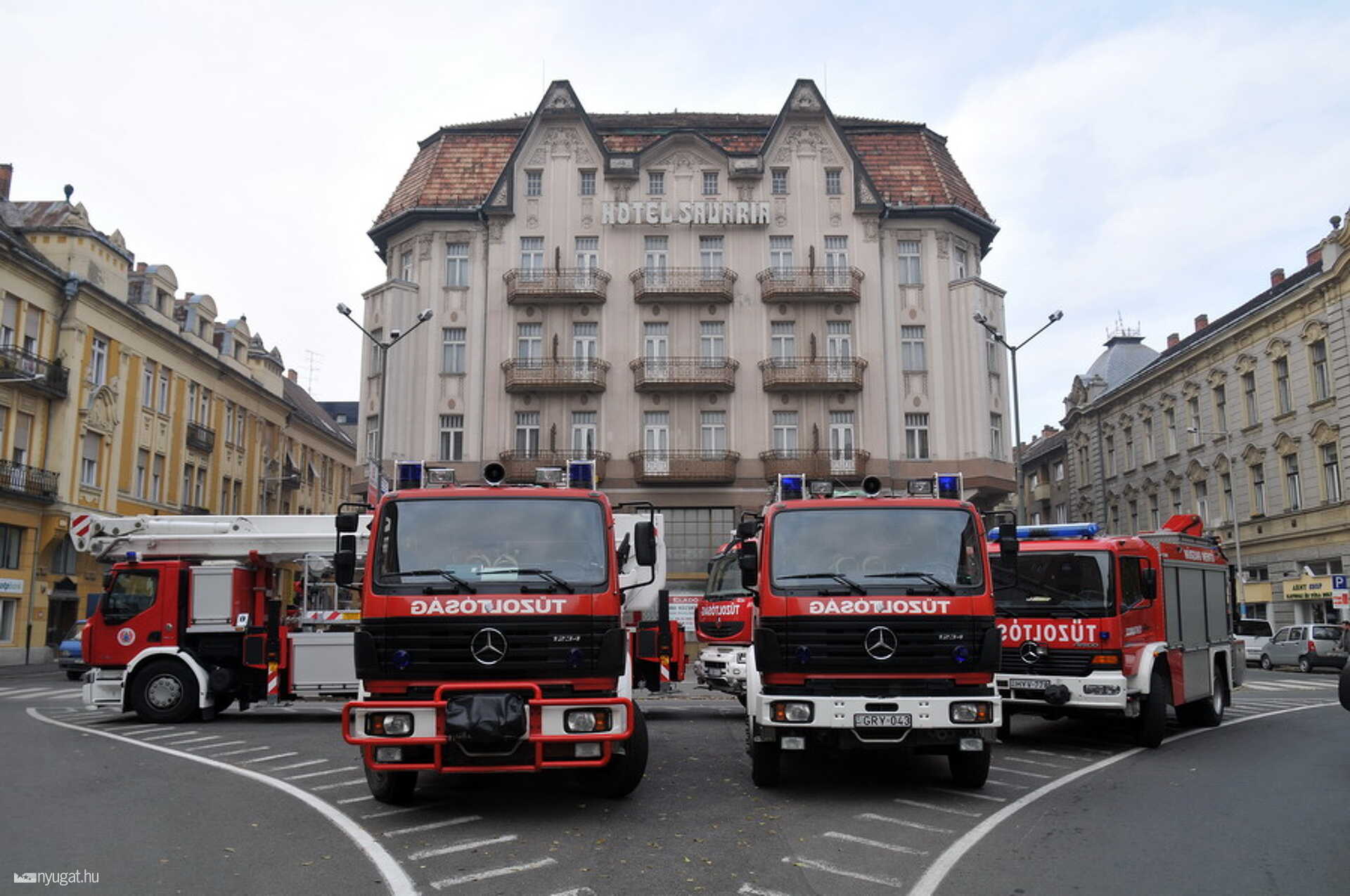 Tűzoltóautók Szombathely belvárosában 