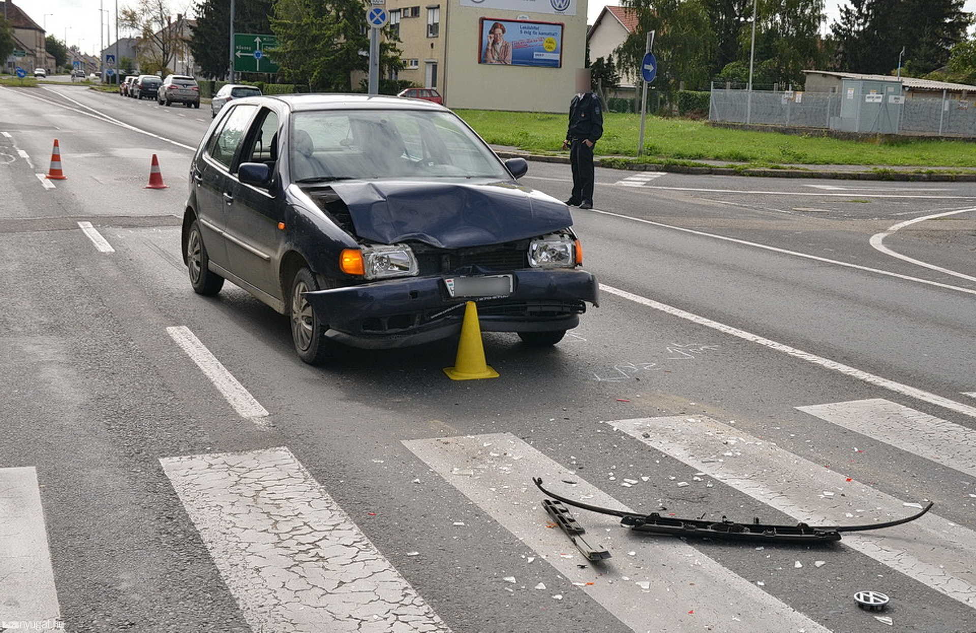 Ráfutásos baleset gyalogos átkelőhely előtt