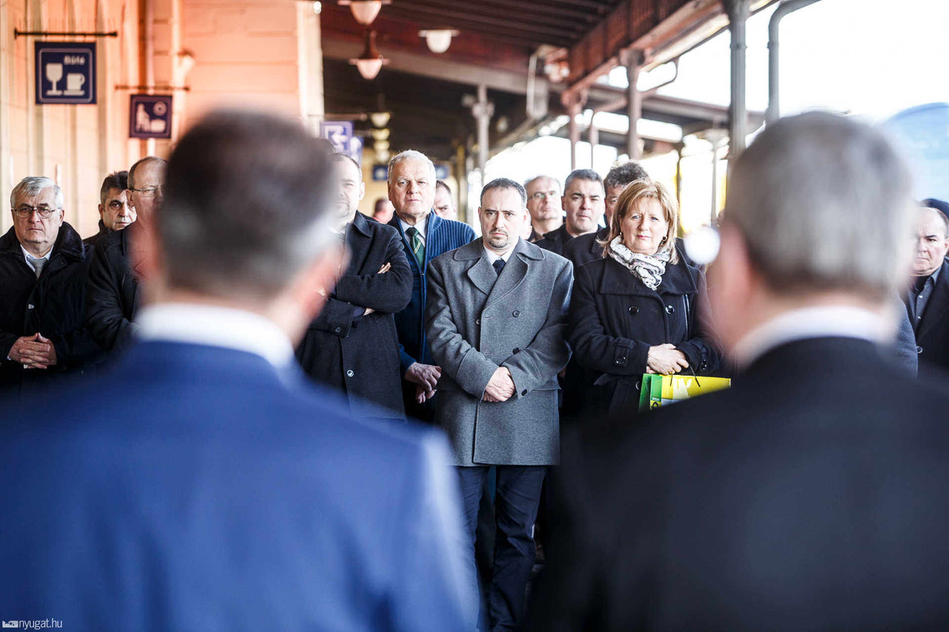 Megkezdődött a Szombathely-Zalaszentiván vasútvonal villamosítása