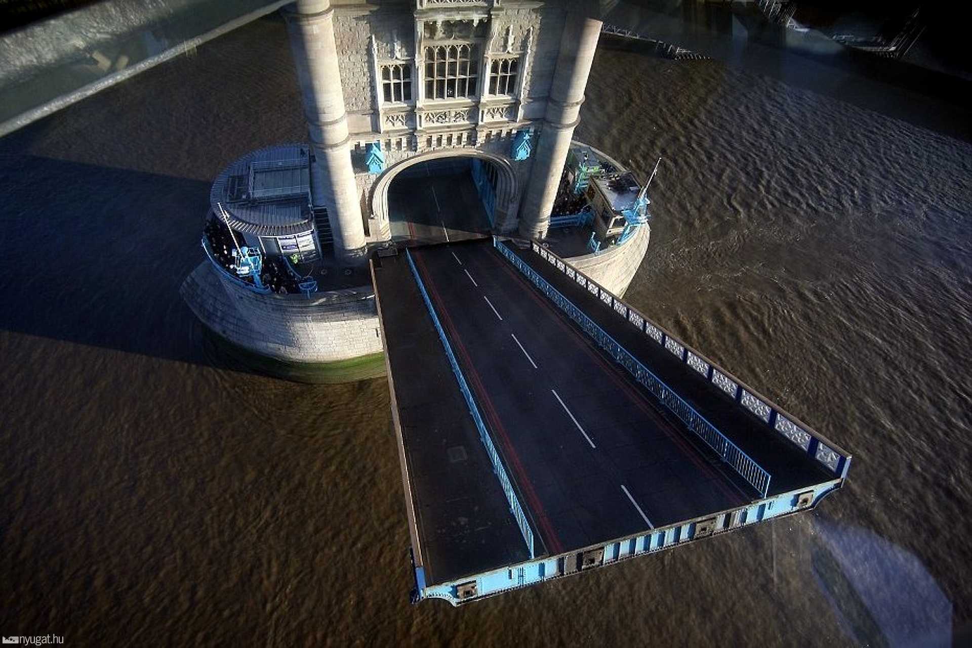 Tower híd
