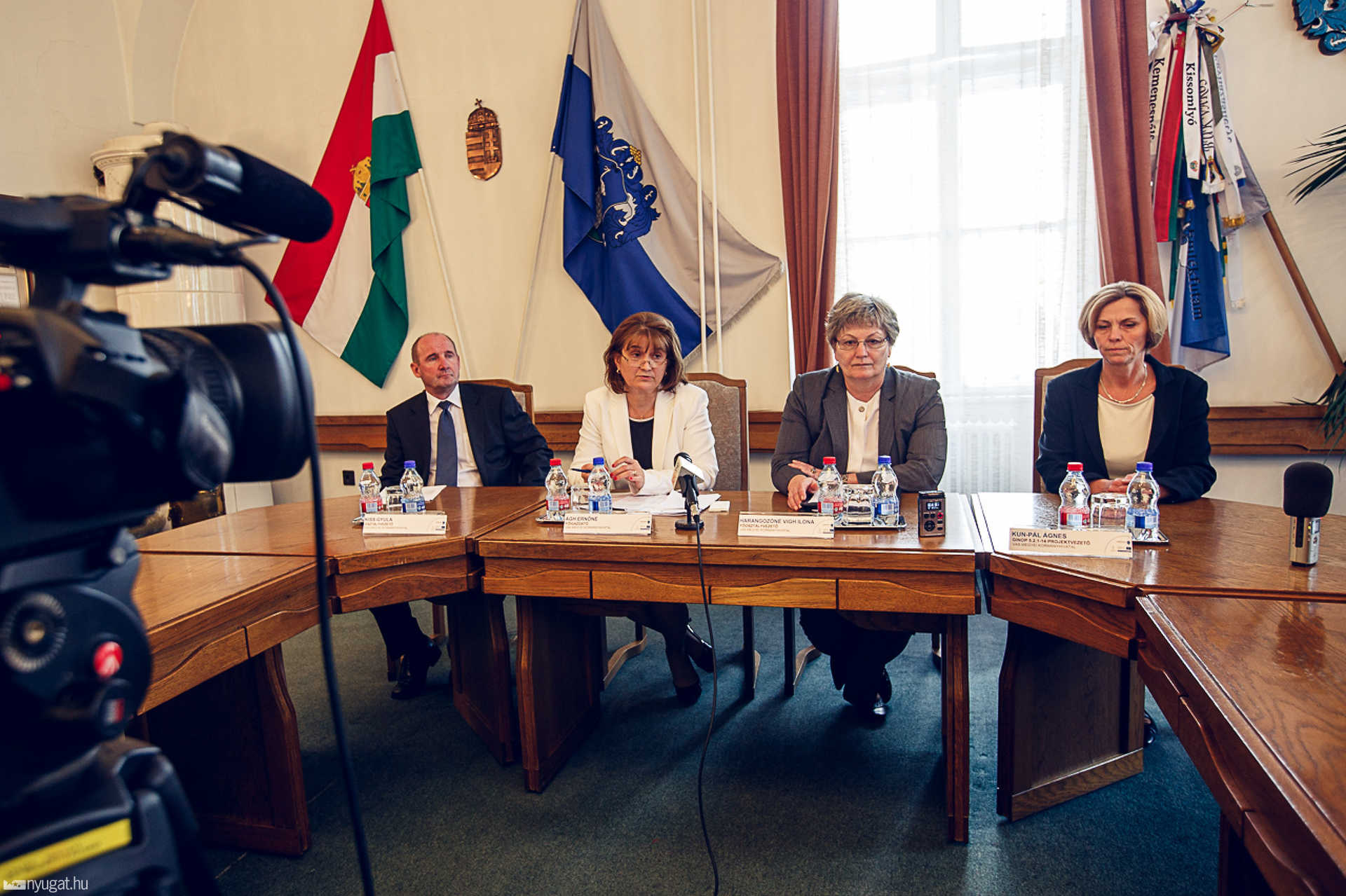 Sajtótájékoztató a megyeházán