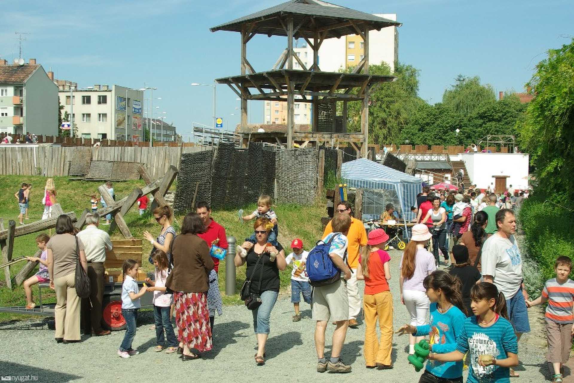 gyermeknap a témaparkban