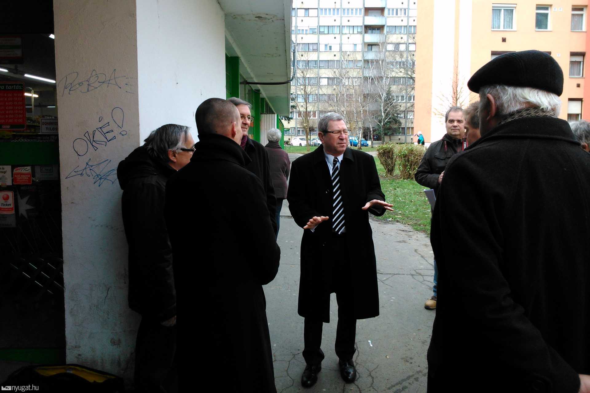 Szűrcsapó utca 2-4 terfigyelő kamerarendszer átadó