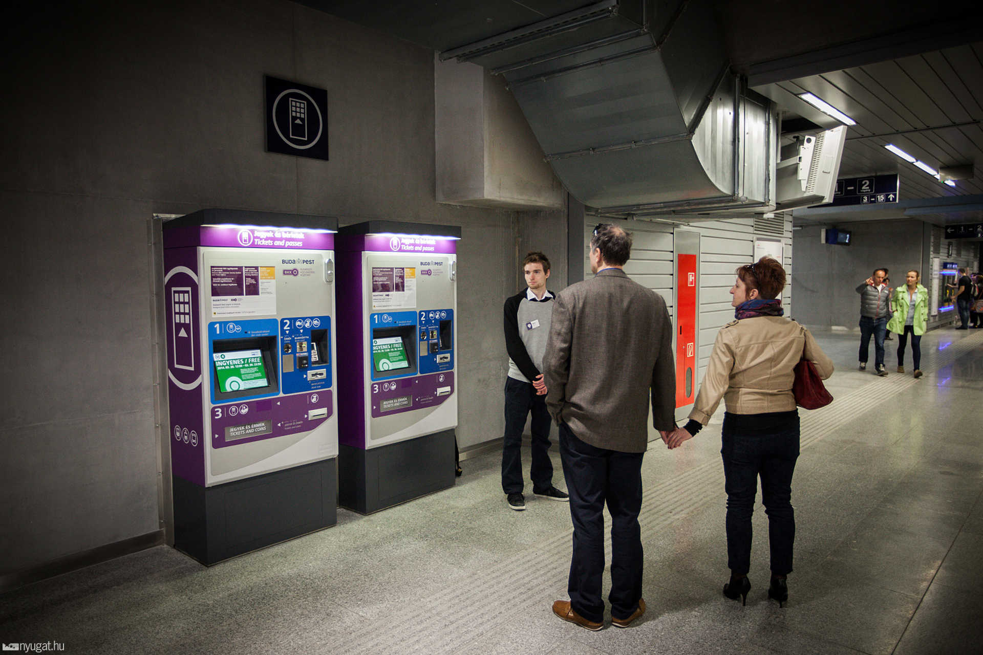 4-es metró az átadás napján