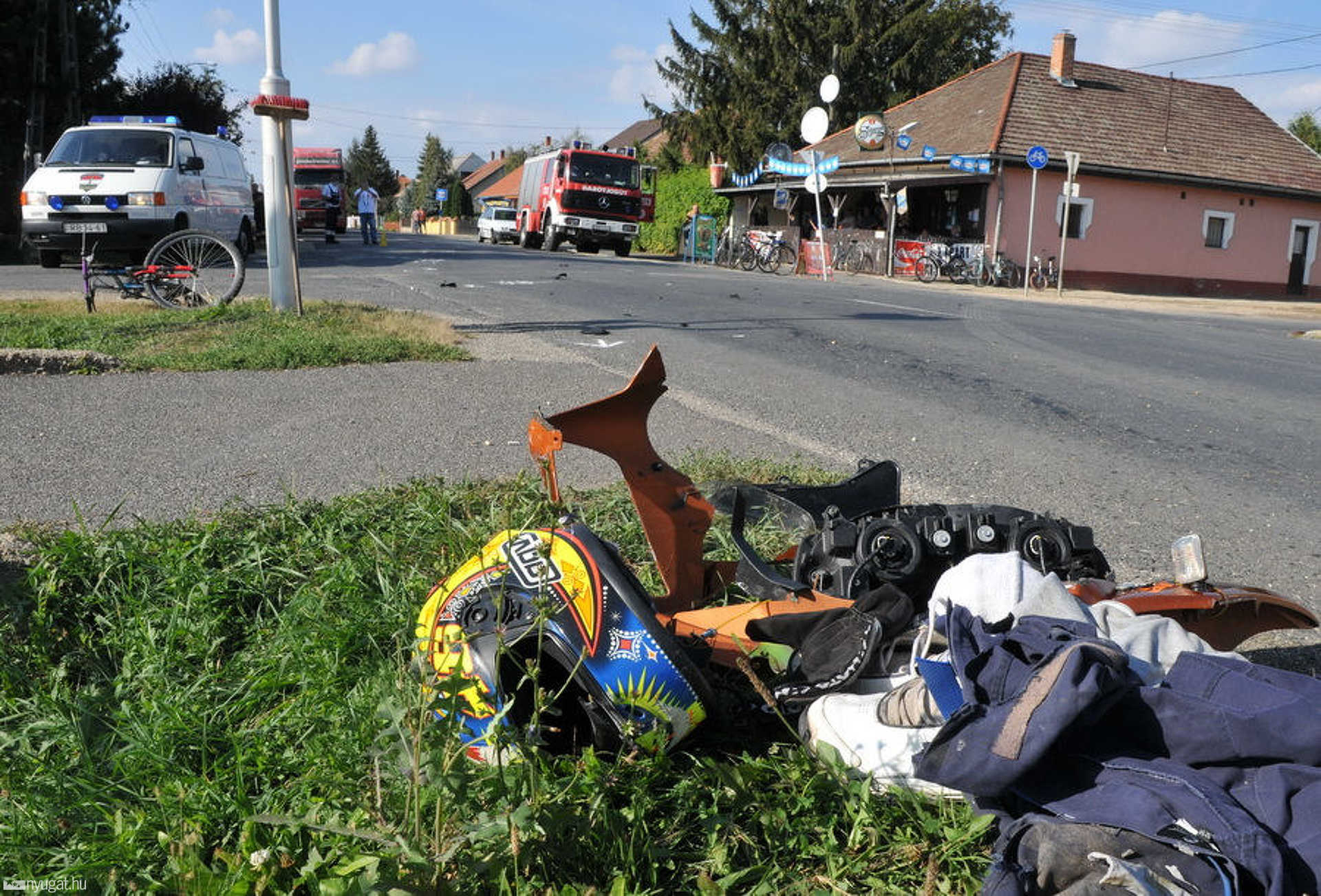 A motoros ruhája - súlyosan sérült a férfi