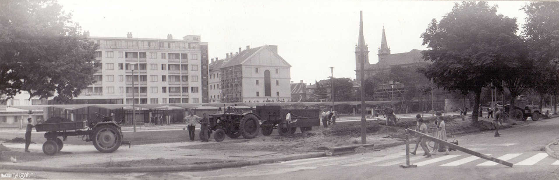 Ady Endre tér, autóbusz pályaudvar építése