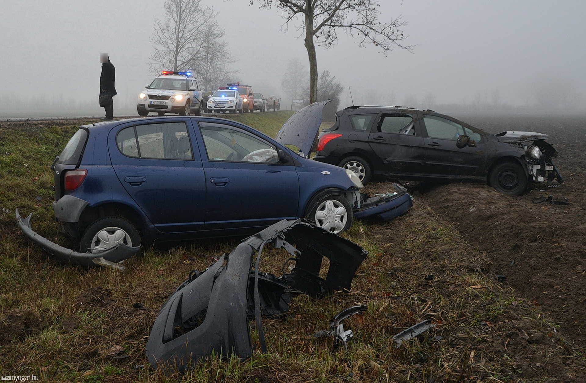 Előzésben lévő Peugeot pördült meg Rábapaty közelében
