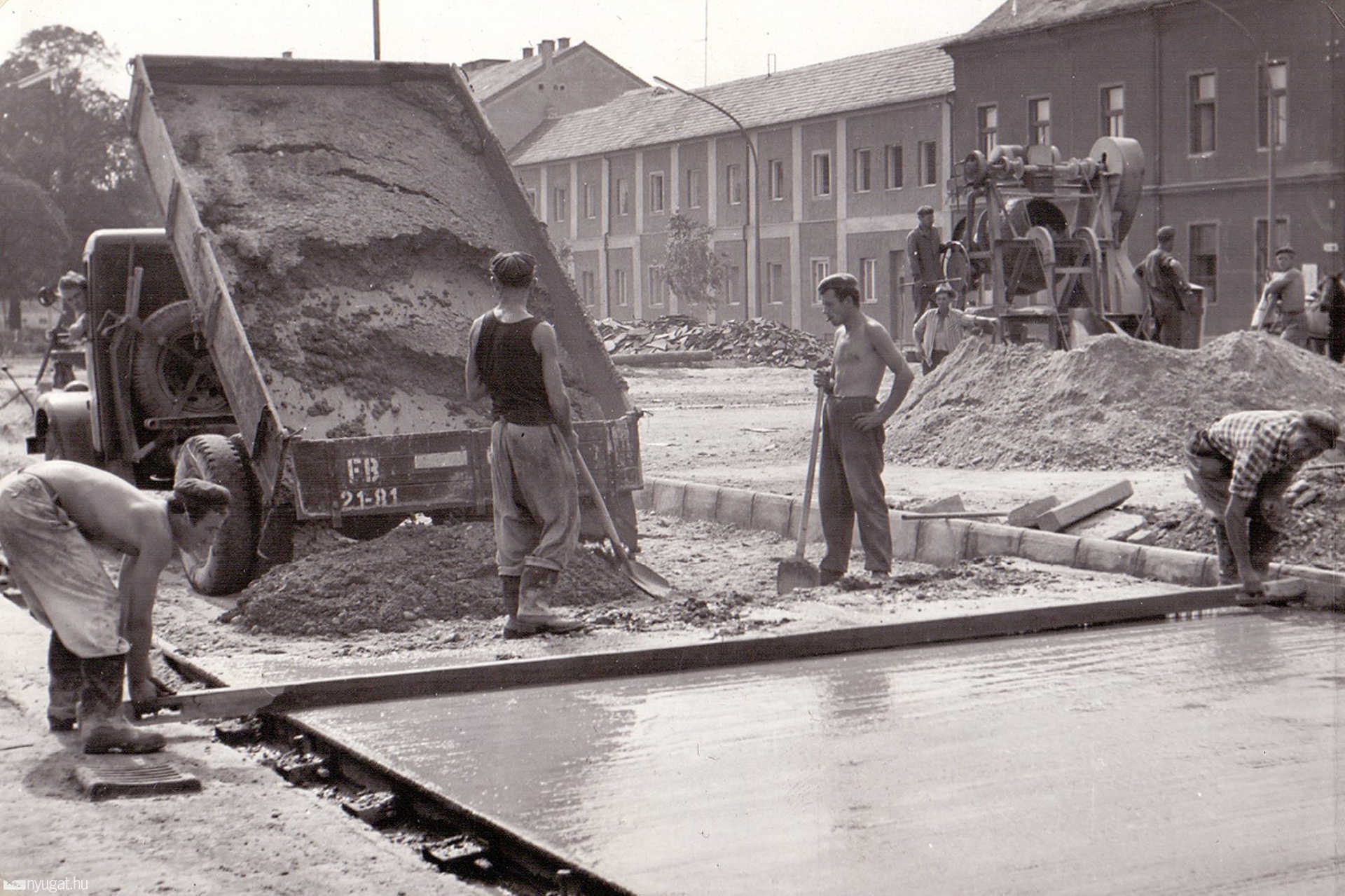 Éhen Gyula tér