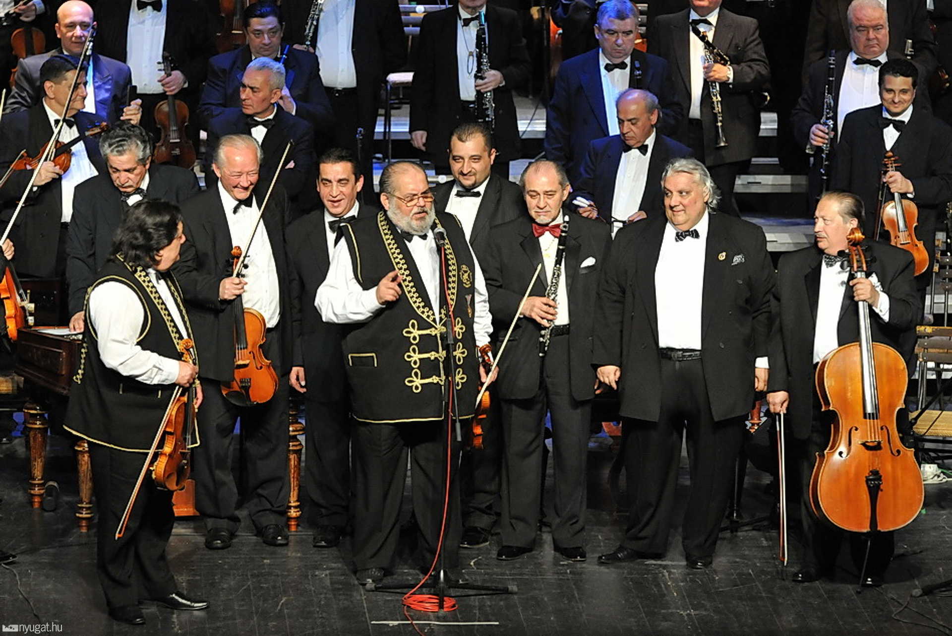A 100 Tagú Cigányzenekar húsvéti nagykoncertje Szombathelyen - 2012.
