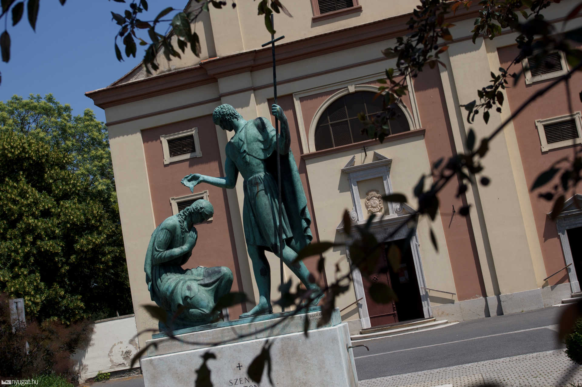 Szent Márton kút és környéke