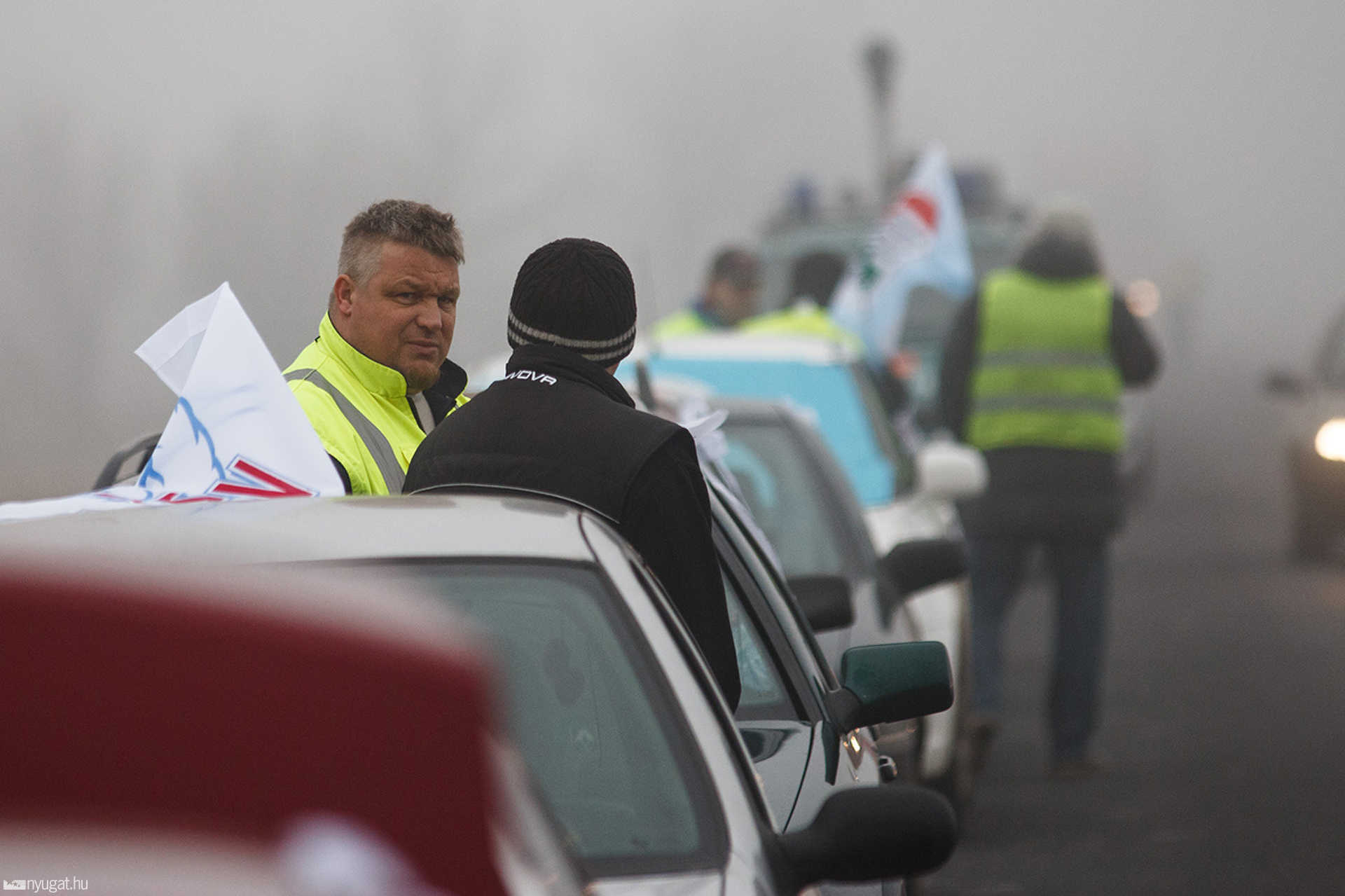 Félpályás útzár - szakszervezeti demonstráció