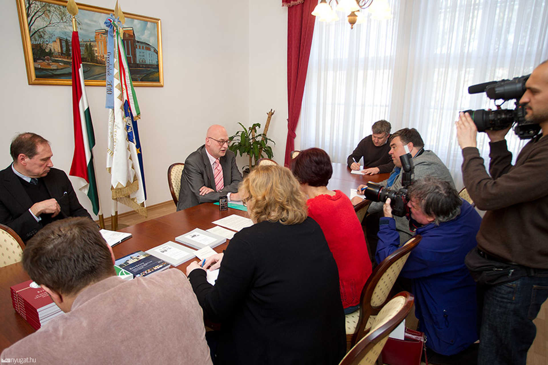 Szabó Máté, ombudsman sajtótájékoztatója Szombathelyen