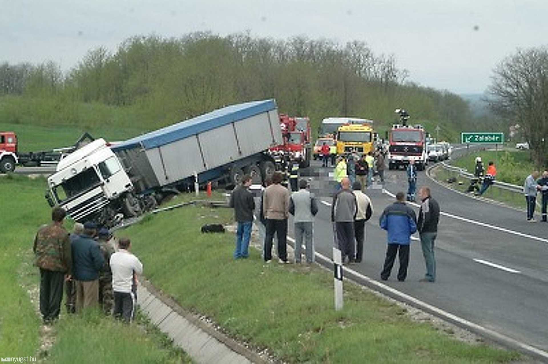 További helyszíni képekért kattintson!