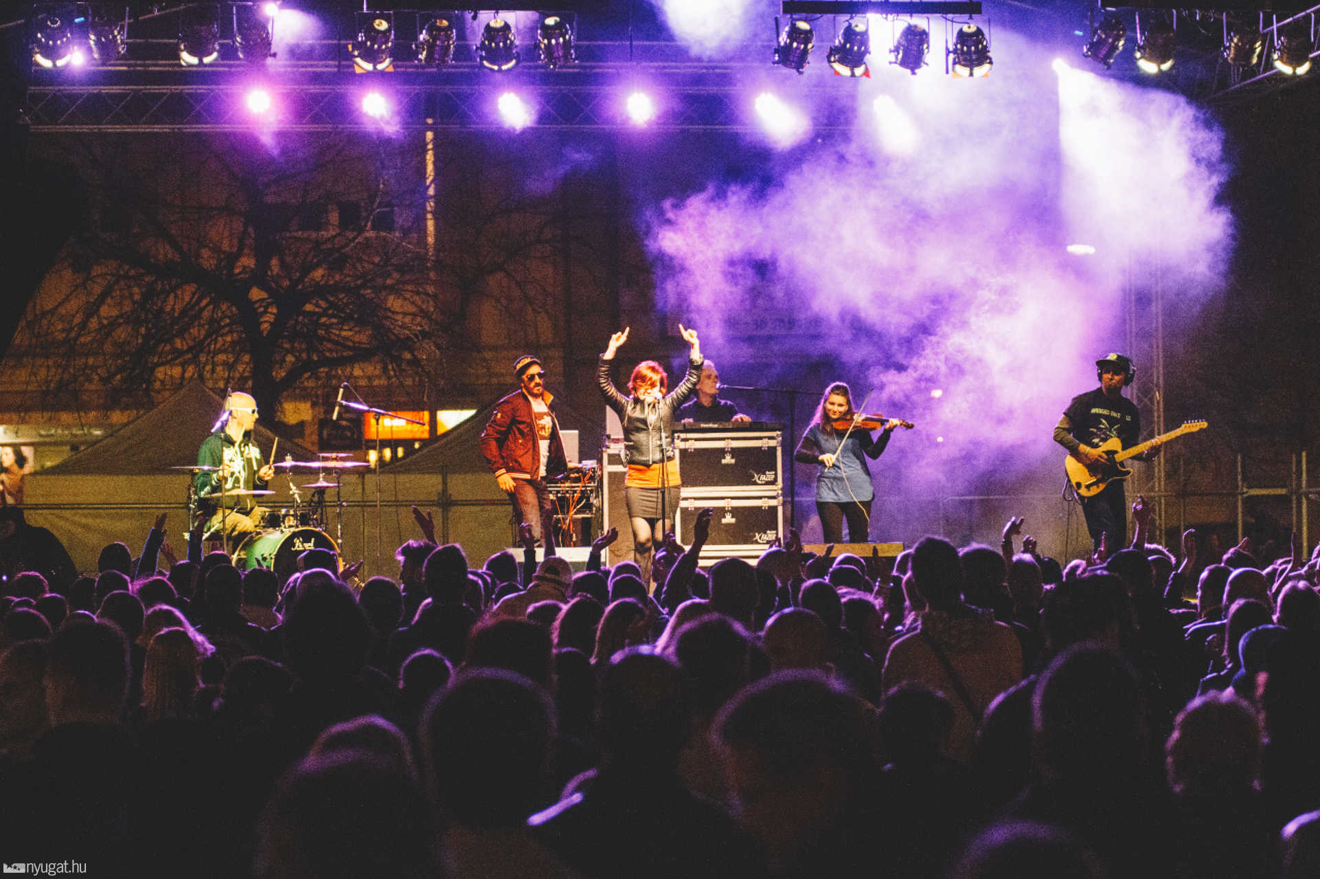 Balkan Fanatik koncert a Fő téren