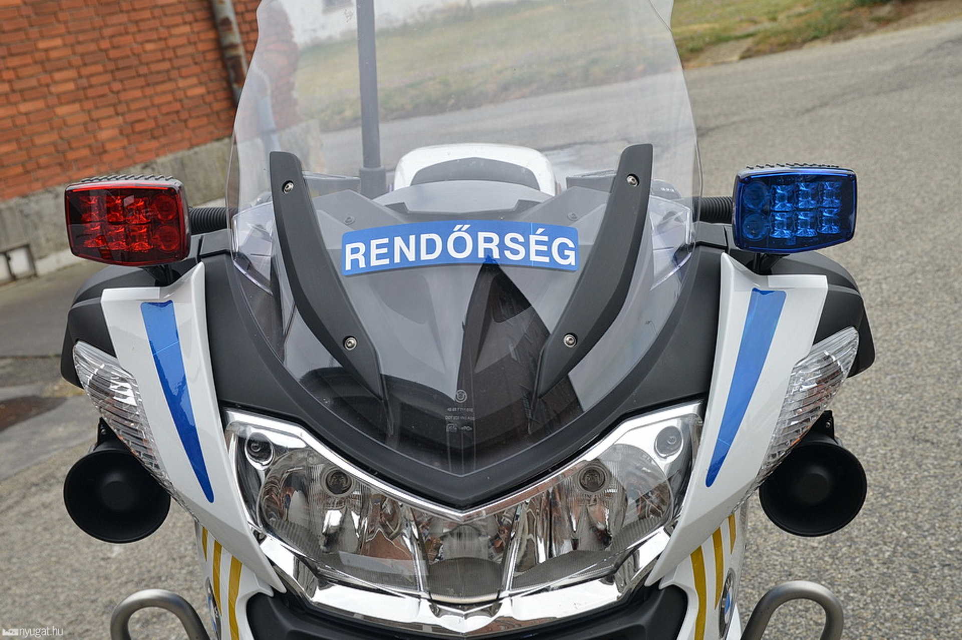 Megérkeztek az új BMW rendőrmotorok Szombathelyre