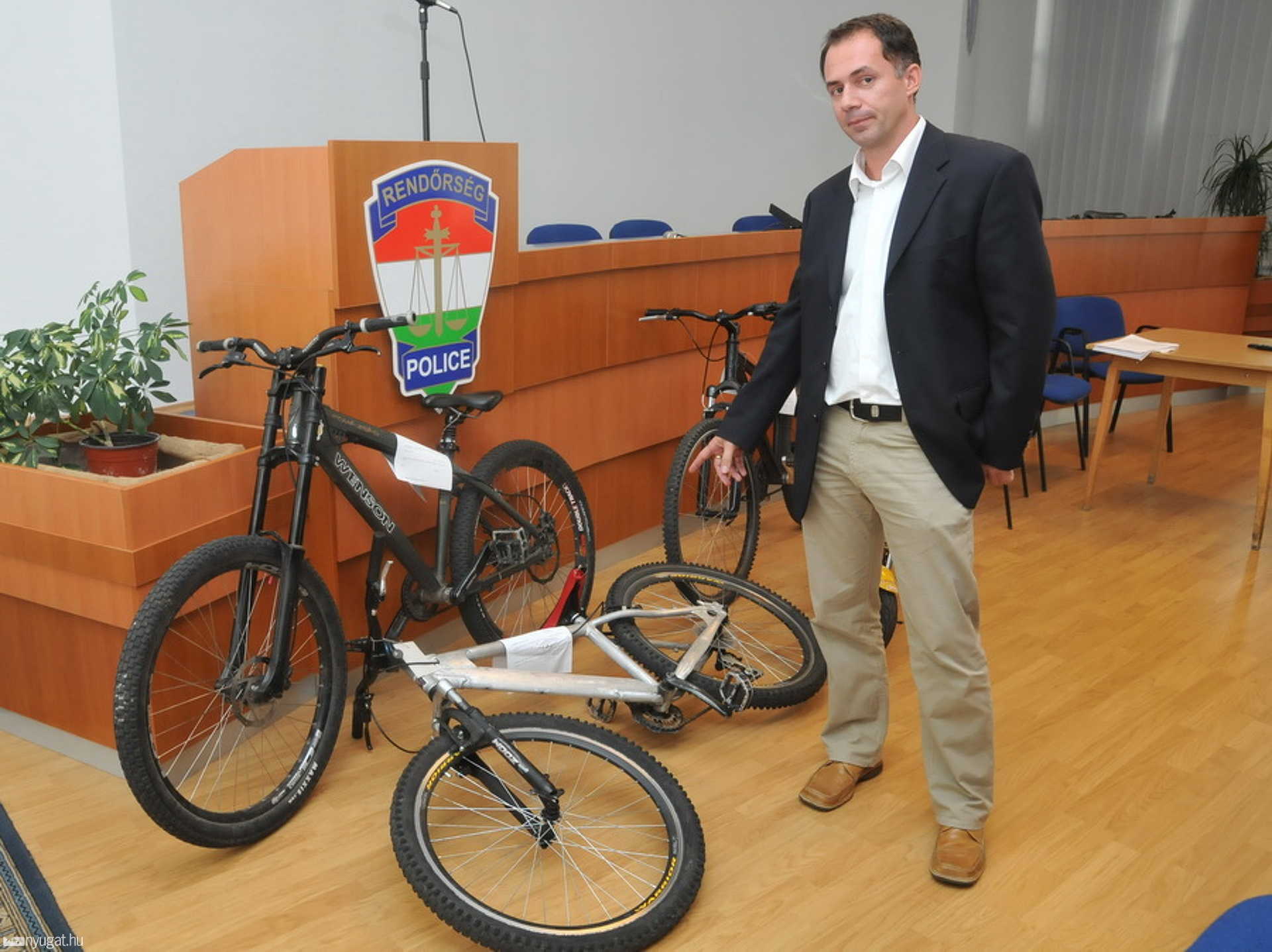 Dr. Horváth András alezredes, a felderítő osztály vezetője